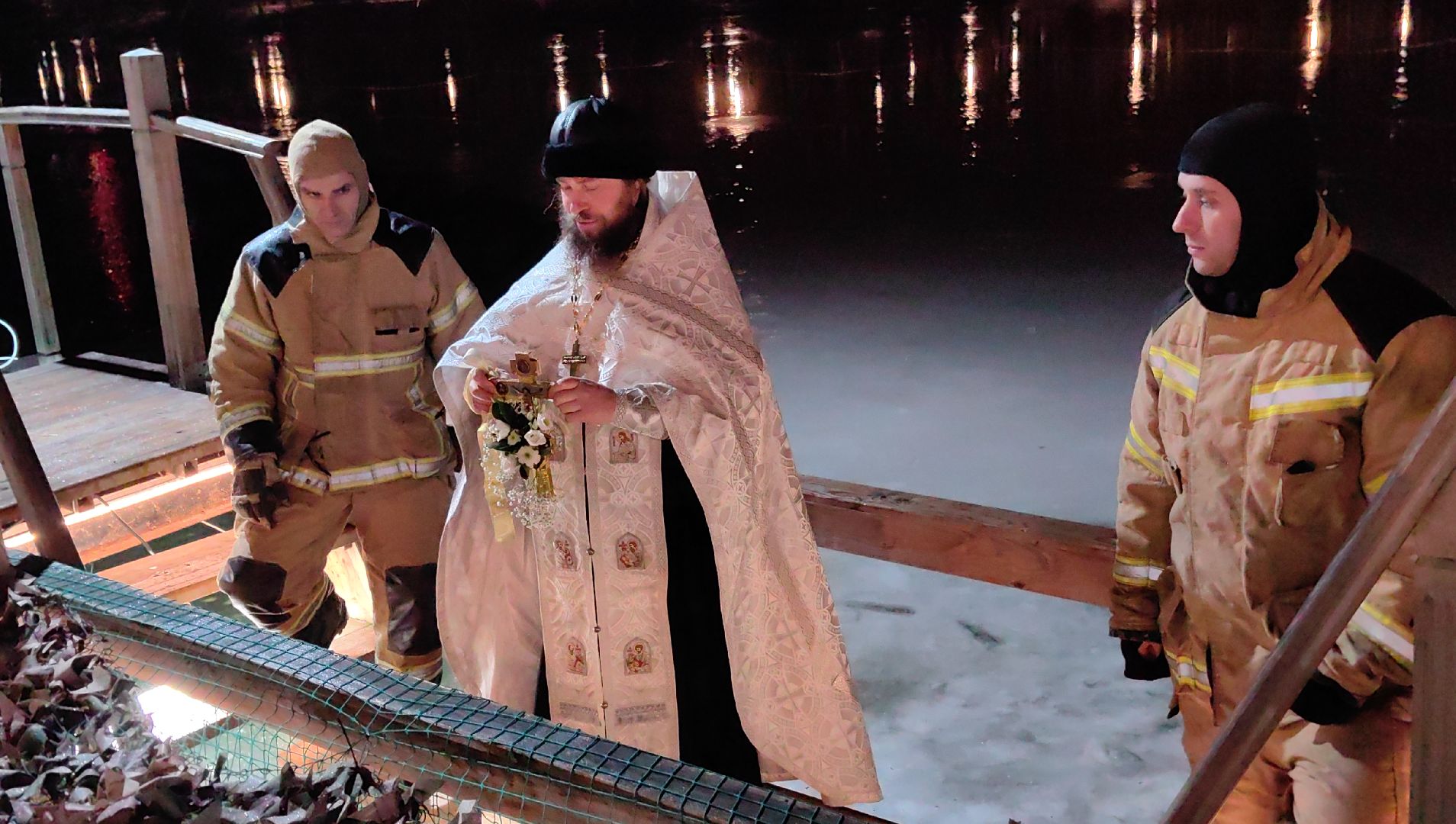 купания, озеро, обряд омовения, Богоявление,