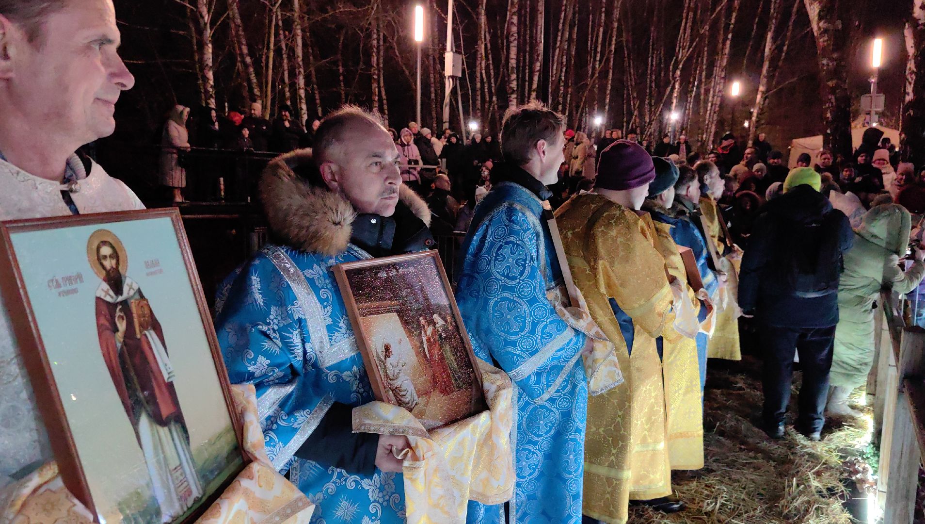 купания, озеро, обряд омовения, Богоявление,