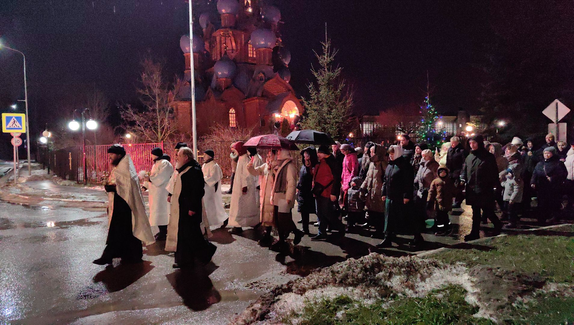 крещение, крестный ход, купание, верующие, озеро, Храм Преображения Господня,