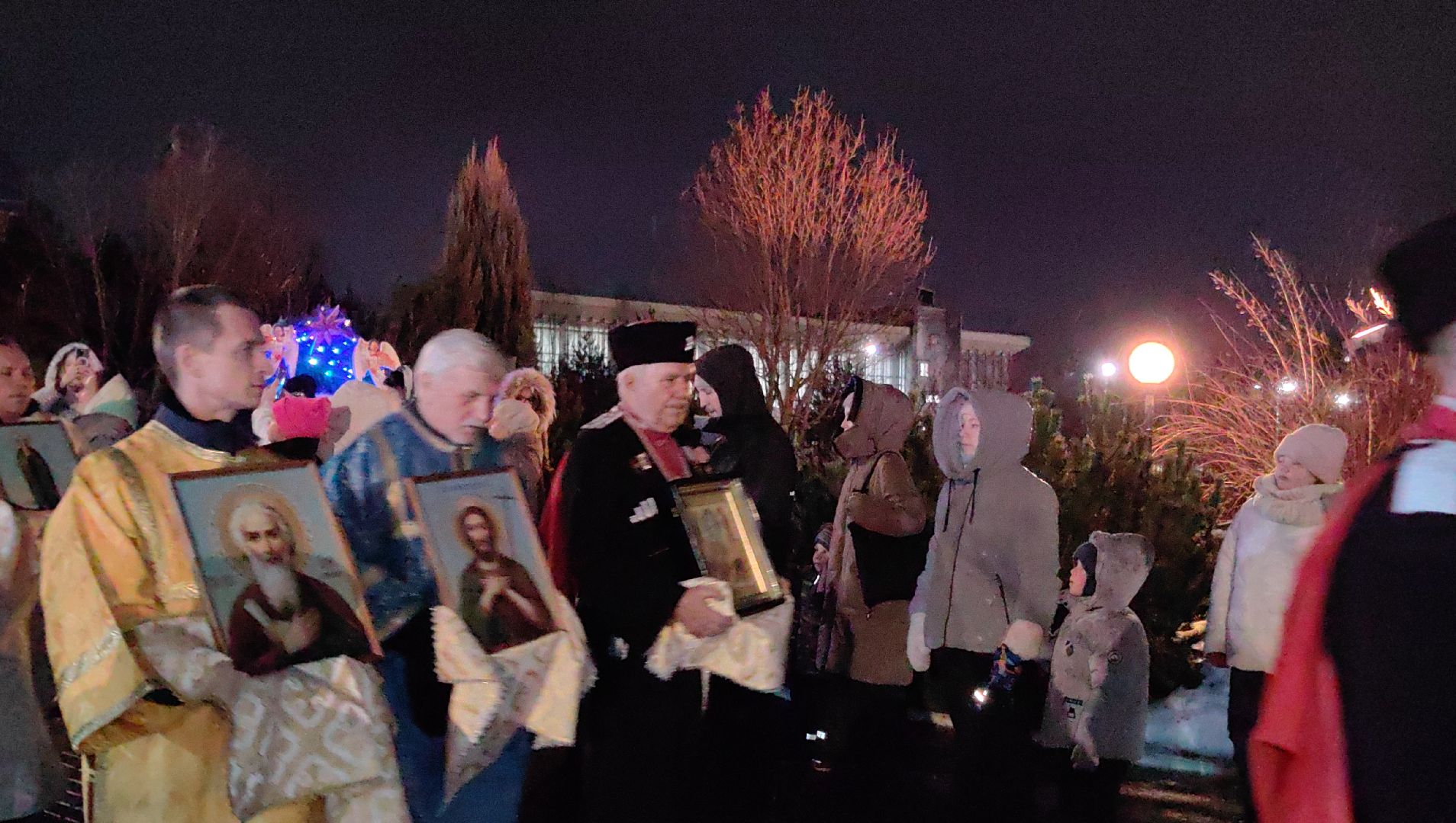 крещение, крестный ход, купание, верующие, озеро, Храм Преображения Господня,