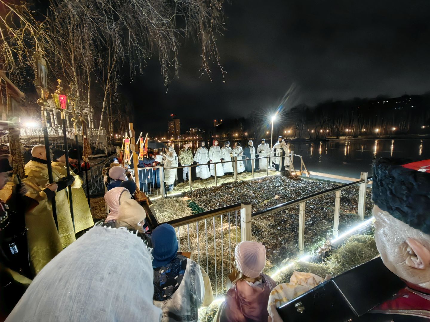 крещение, крестный ход, купание, верующие, озеро, Храм Преображения Господня,