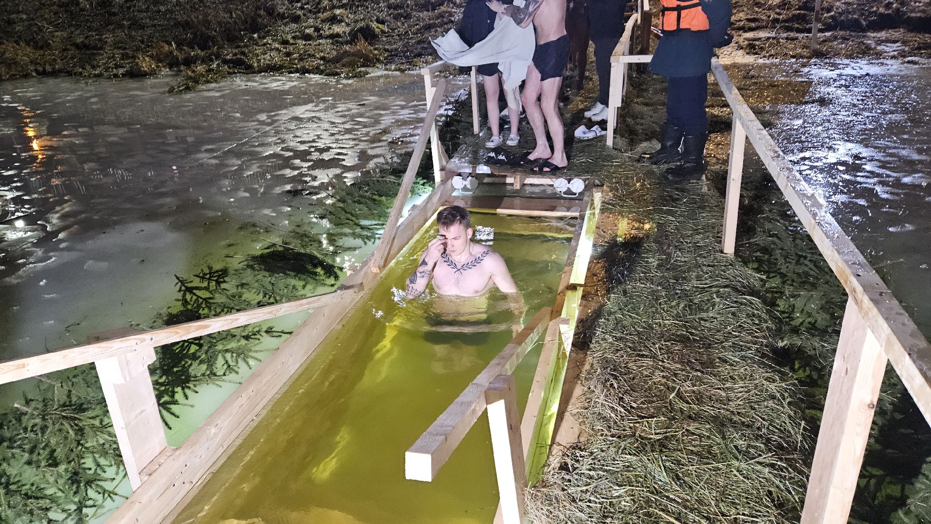 крещение, жуковский, купание в проруби,