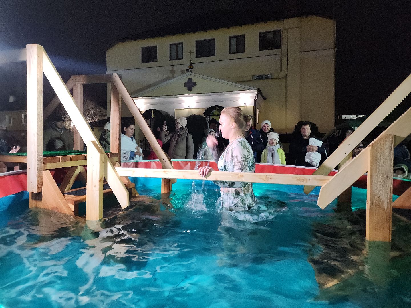 Подольск, Крещенские купания, Купель, Чин освящения воды, троицкий собор, вертикалки,