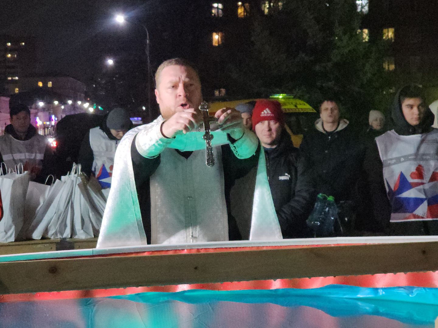 Подольск, Крещенские купания, Купель, Чин освящения воды, троицкий собор, вертикалки,