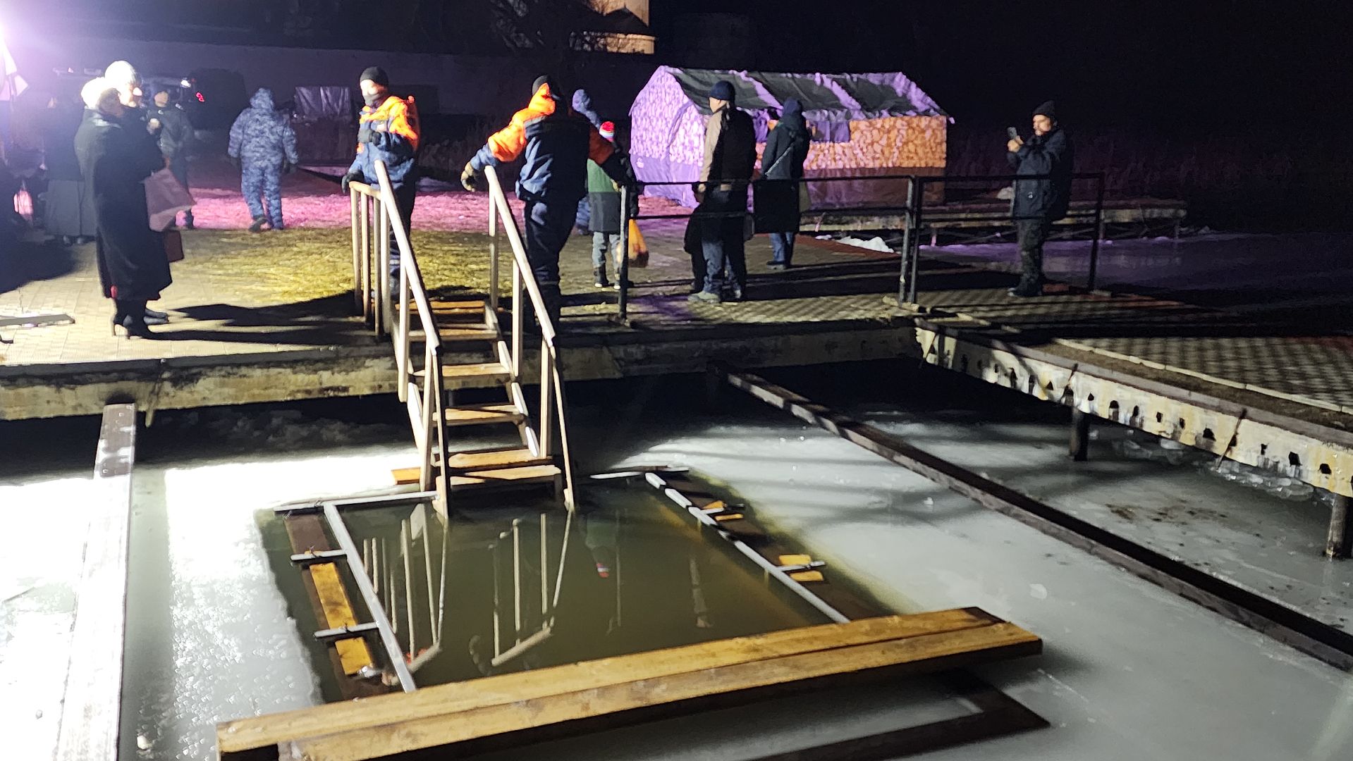 крещение, крещенские купания, волоколамск, крещение господне,