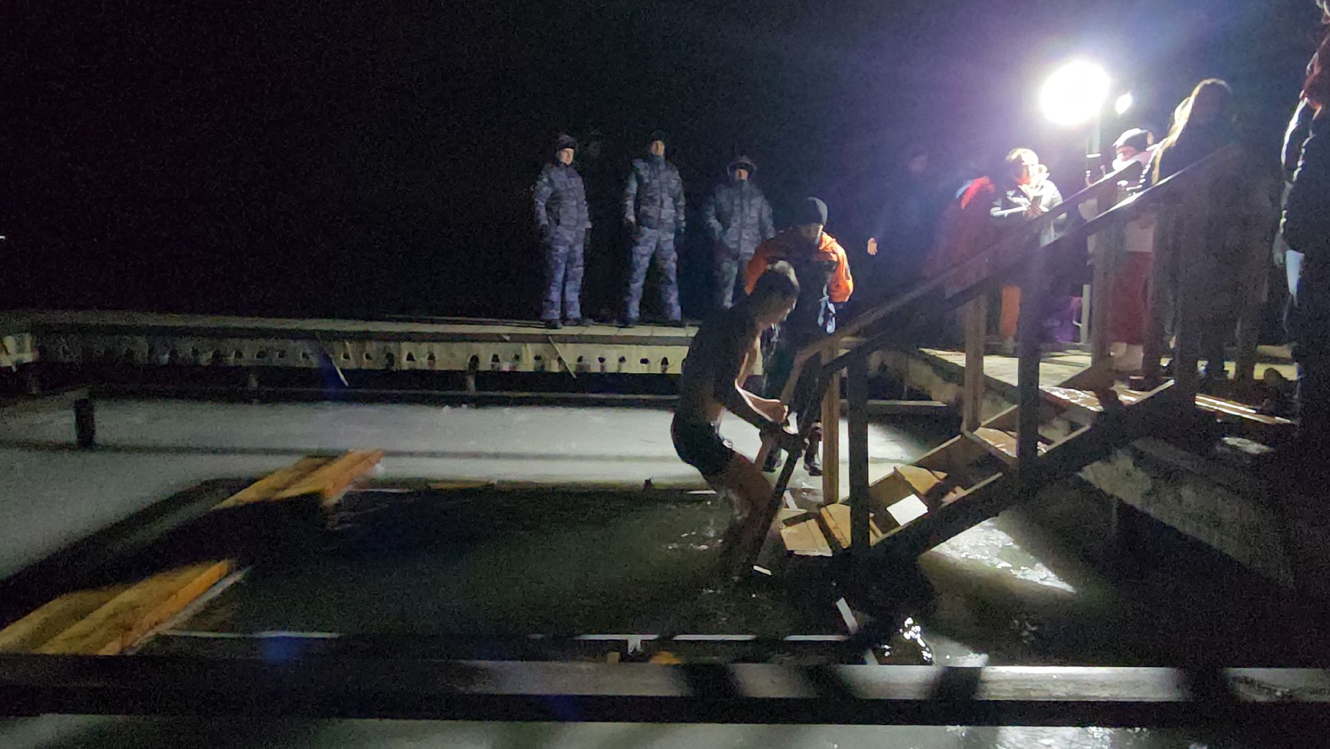 крещение, крещенские купания, волоколамск, крещение господне,