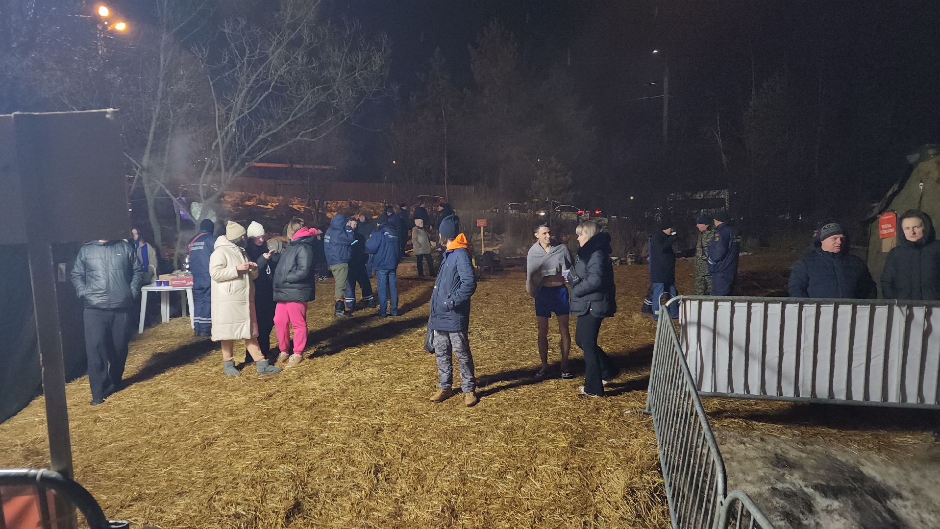 пушкино, крещение господне, крещенские купания, купель, православная молодежь, зима в подмосковье, река уча,