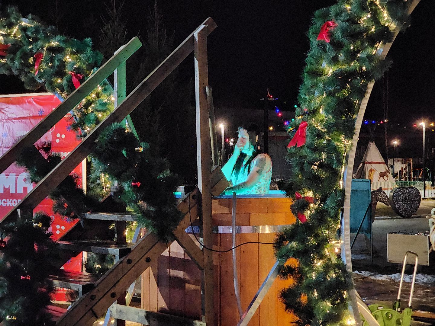 Дубна, крещенские купания, Купель, Верующие, Православные, Праздник, крещение господне, вертикалки,