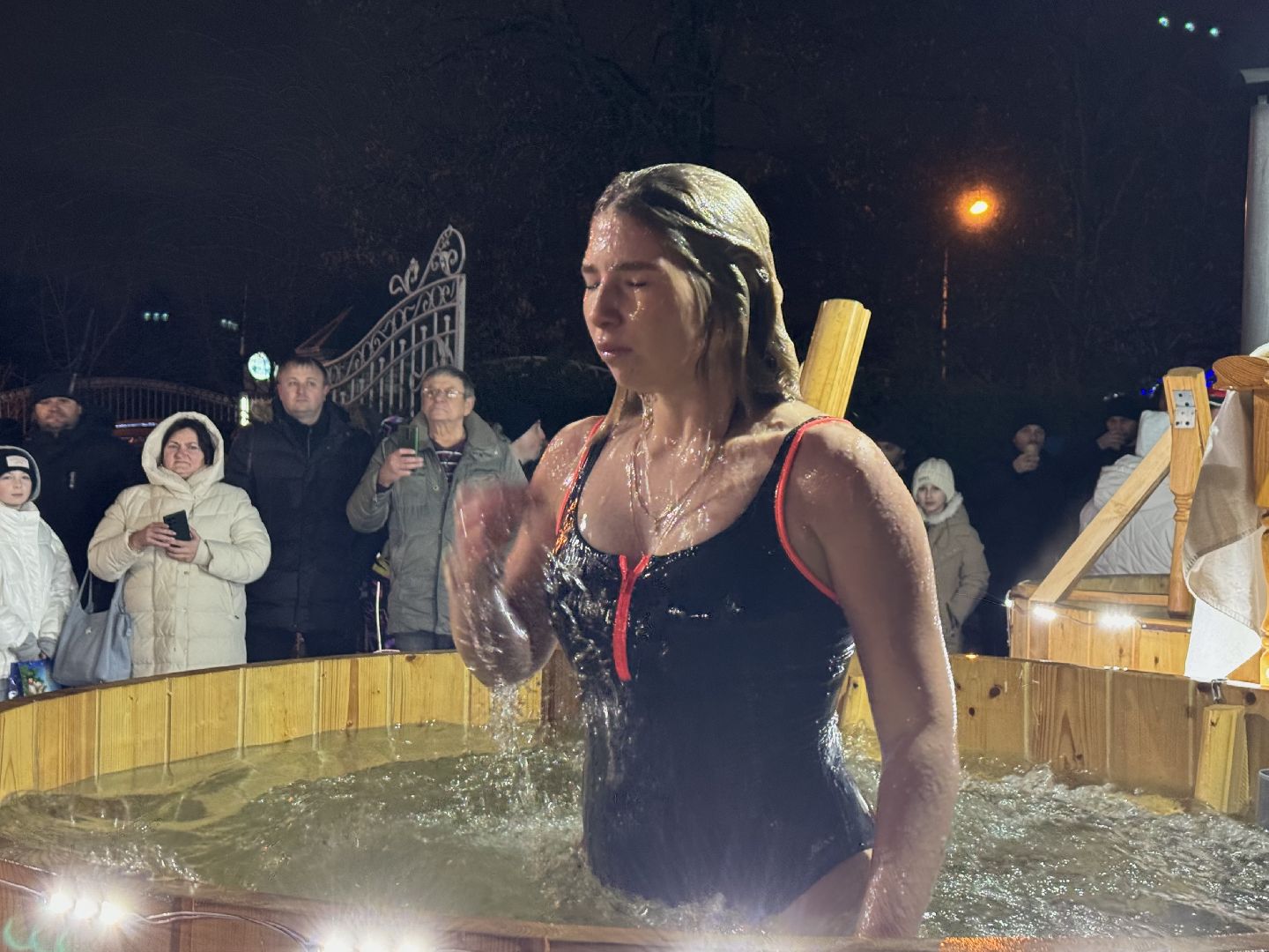 Крещенские купания, храм преображения господня, крещение господне,