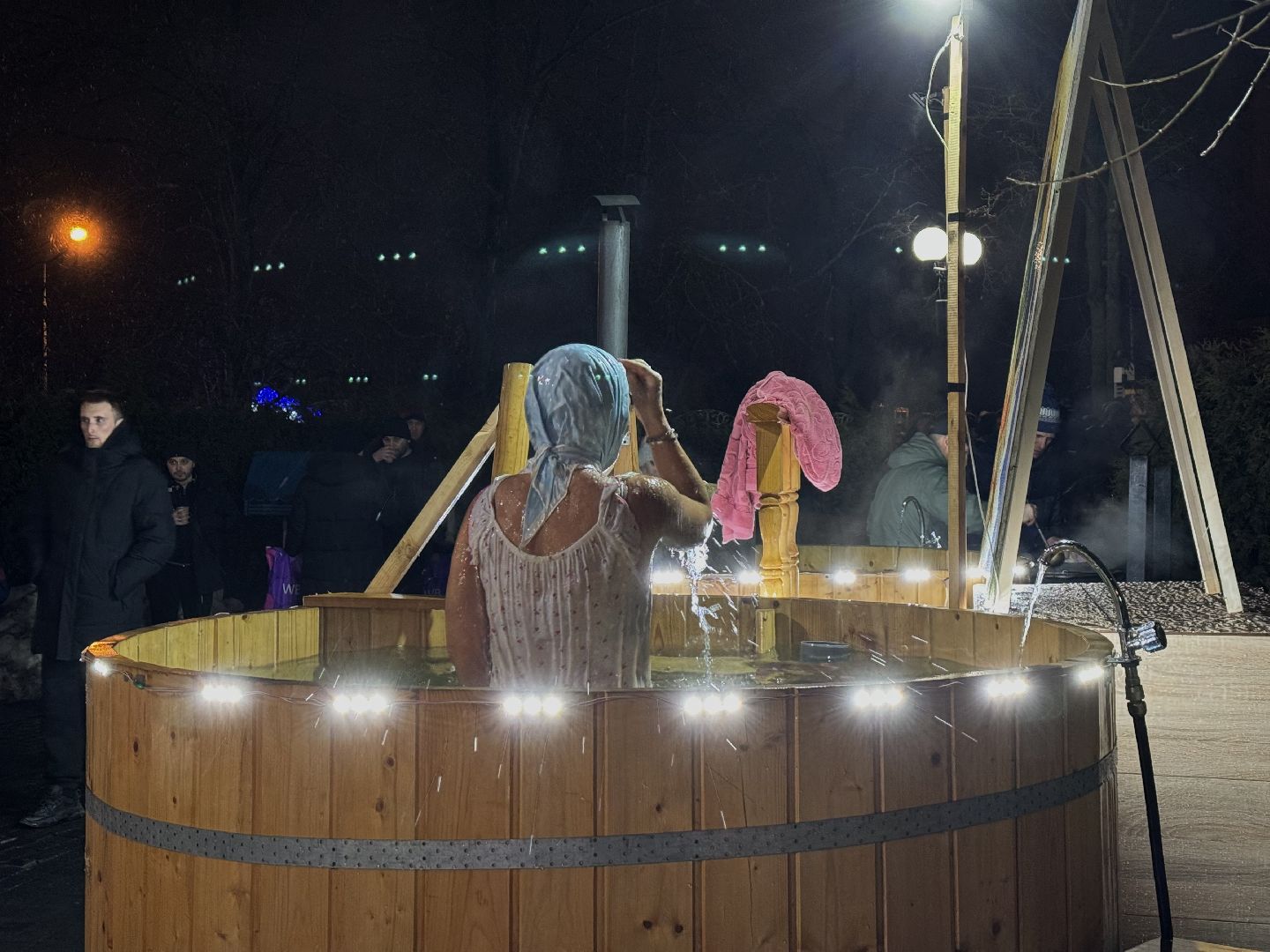 Крещенские купания, храм преображения господня, крещение господне,