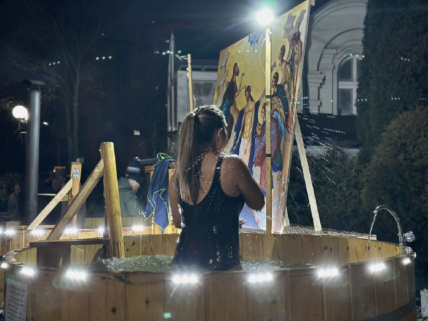 Крещенские купания, храм преображения господня, крещение господне,