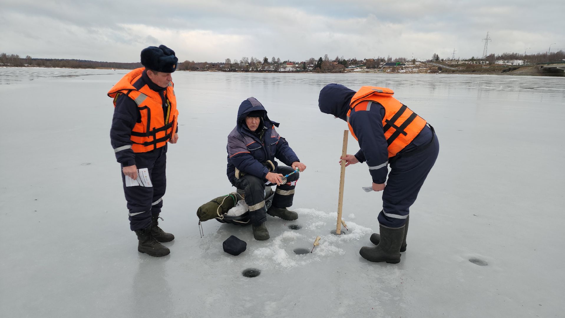 Руза, мособлпожспас, тонкий лед, озернинское водохранилище, безопасность, вертикалки,