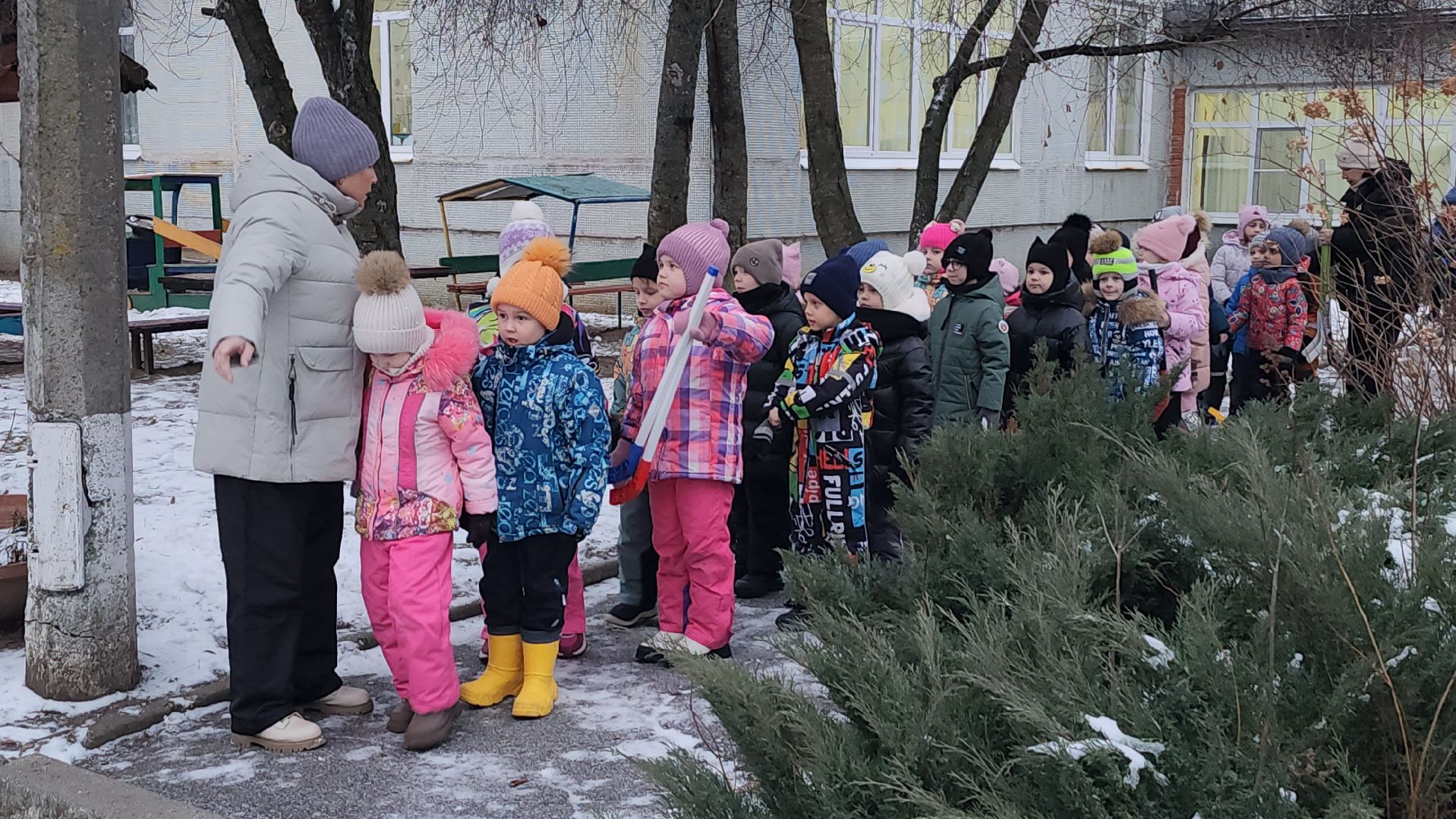 серпухов, вклад в будущее, детский сад 51, микрорайон ивановские дворики, детская площадка, вертикалки,