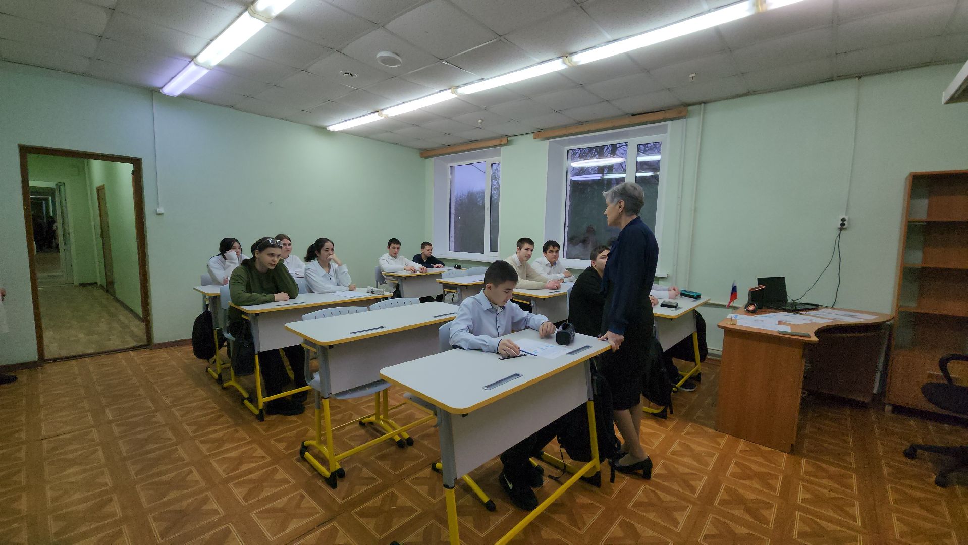 Школа, торжественная линейка, Лобня, вертикалки,