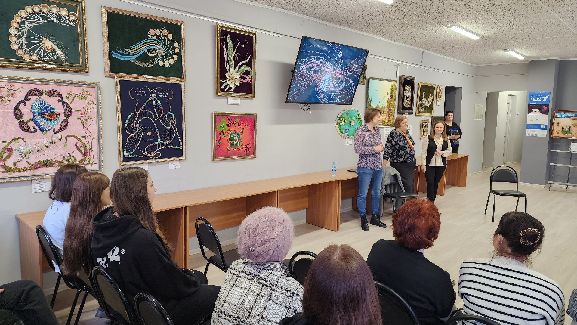 культура, библиотека, художник, Лосино-Петровский, выставки,