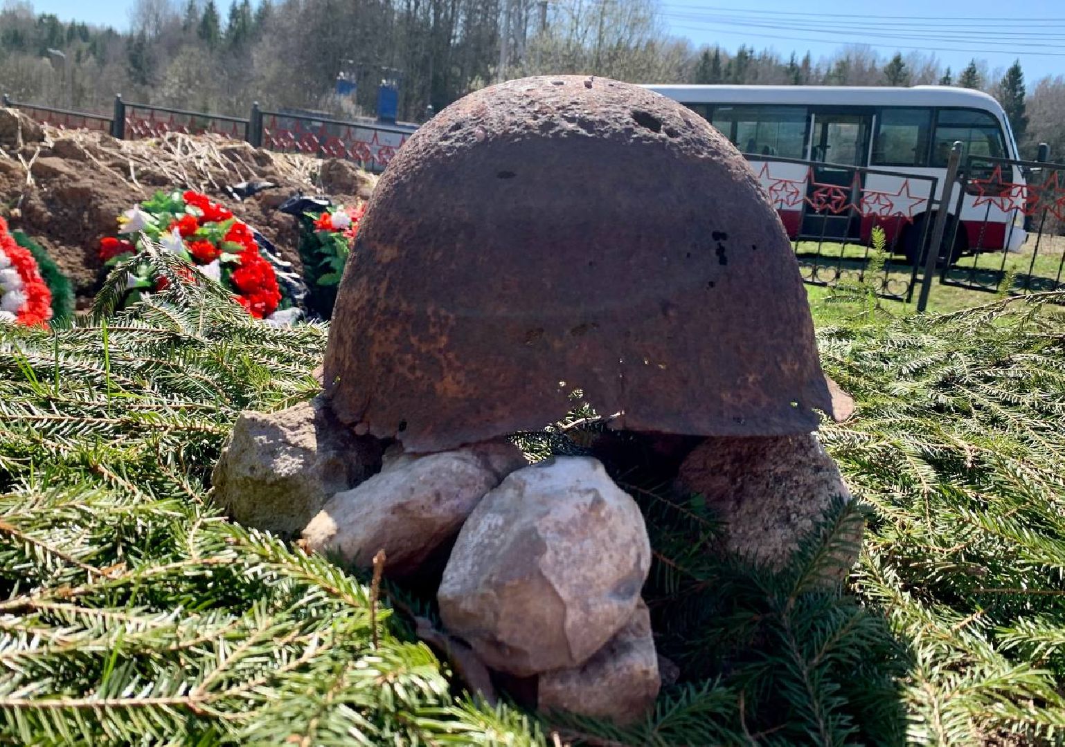 Можайск, Можайский городской округ, Подмосковье, субботник, 9 мая, Единая Россия, уборка территории, волонтёры