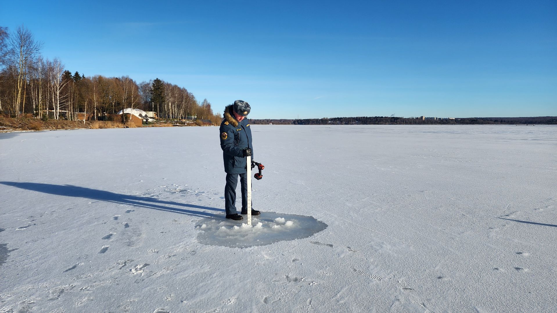 солнечногорск, зима в подмосковье, озеро сенеж, каток,