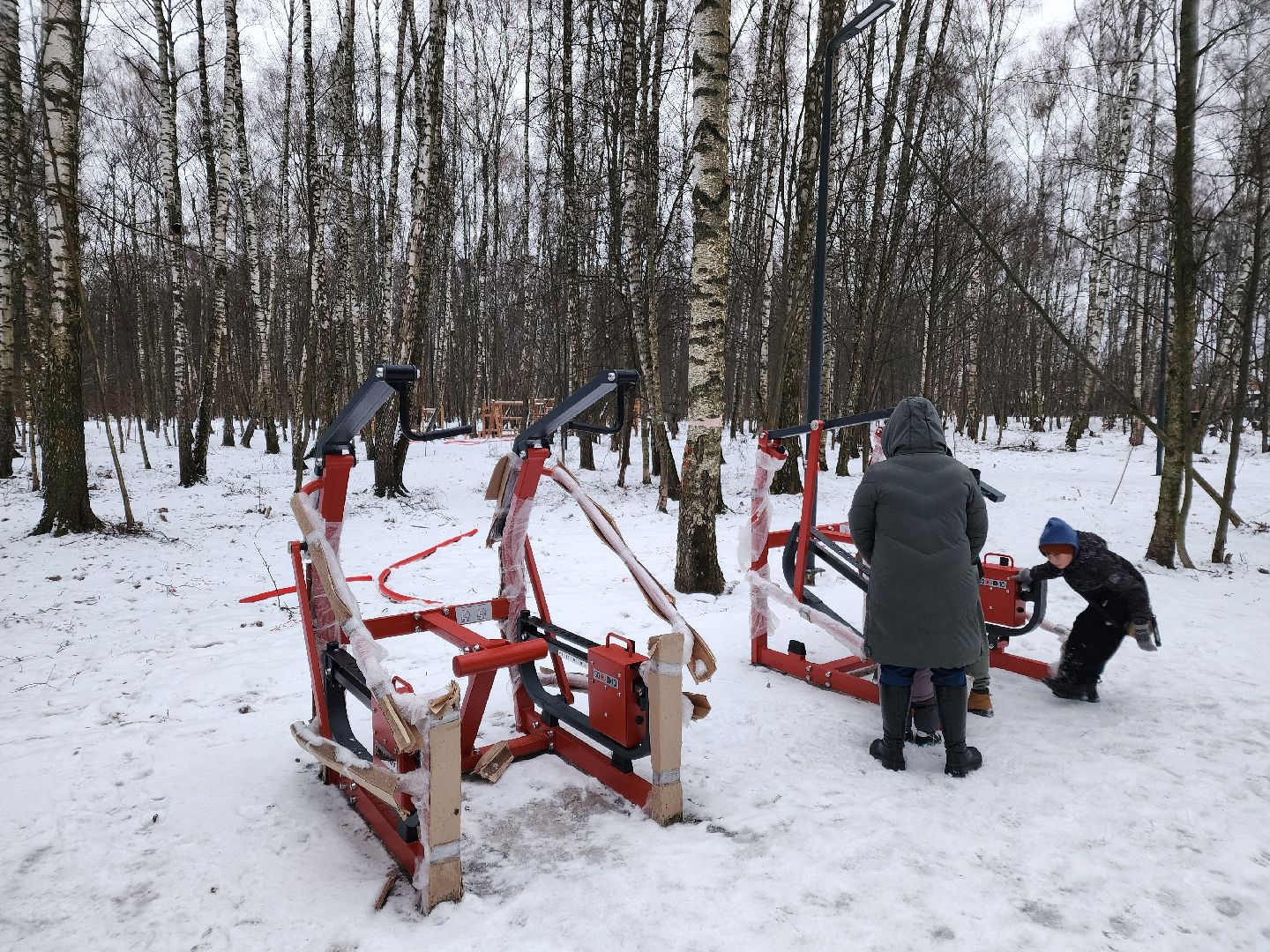 Чехов, микрорайон Губернский, лесопарк, зона отдыха, благоустройство, тренажёры, вертикалки,