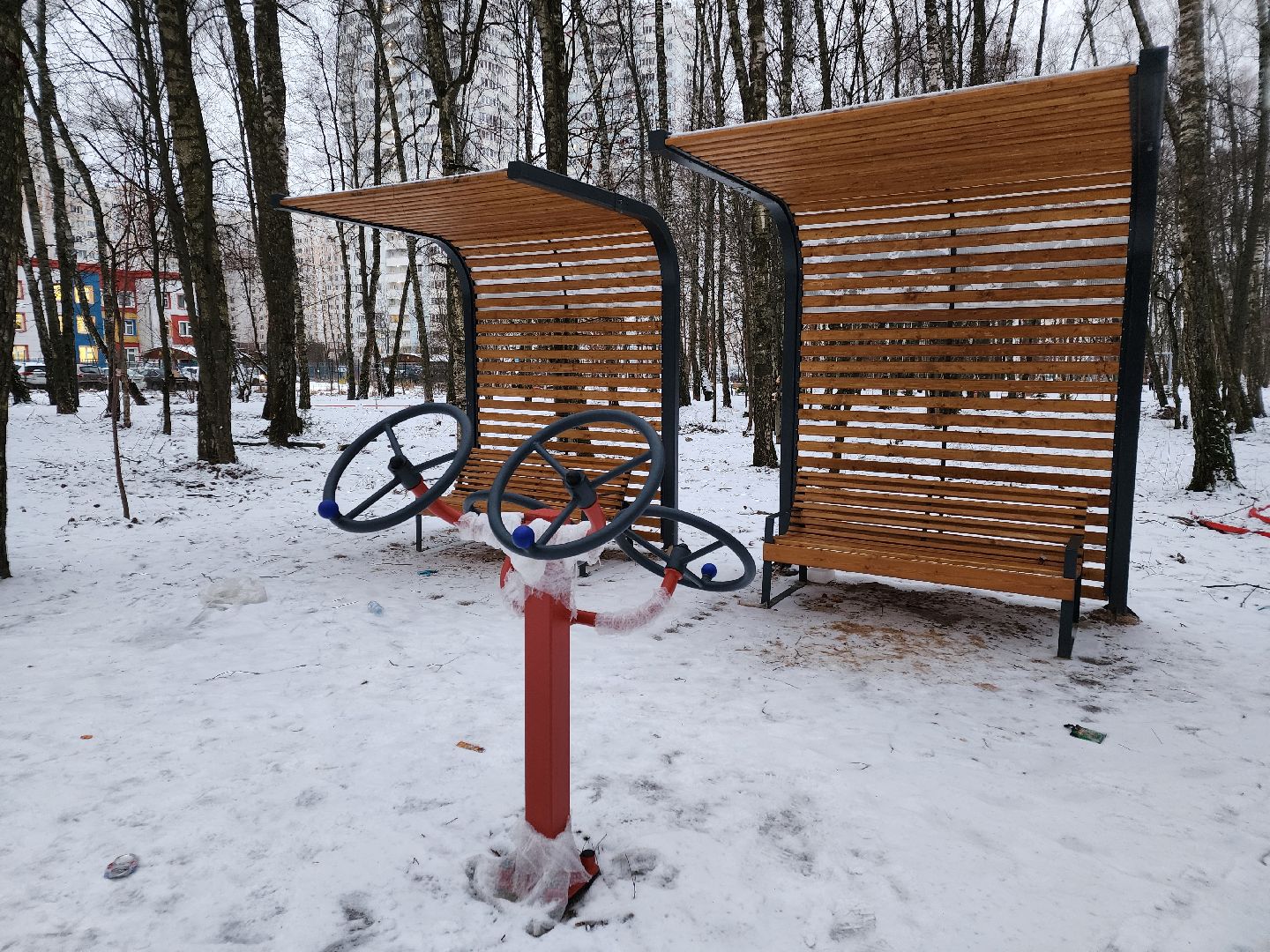 Чехов, микрорайон Губернский, лесопарк, зона отдыха, благоустройство, тренажёры, вертикалки,