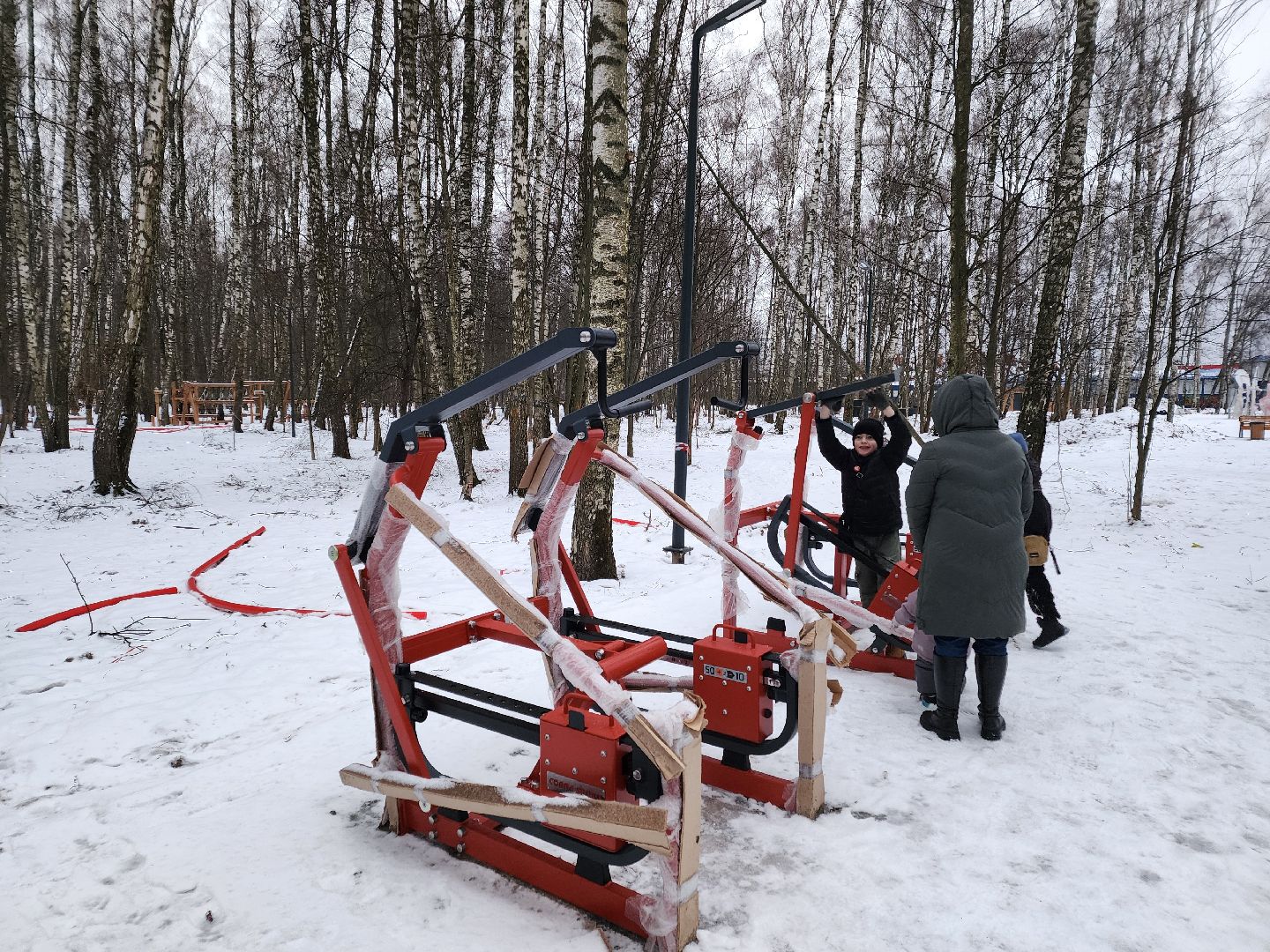 Чехов, микрорайон Губернский, лесопарк, зона отдыха, благоустройство, тренажёры, вертикалки,