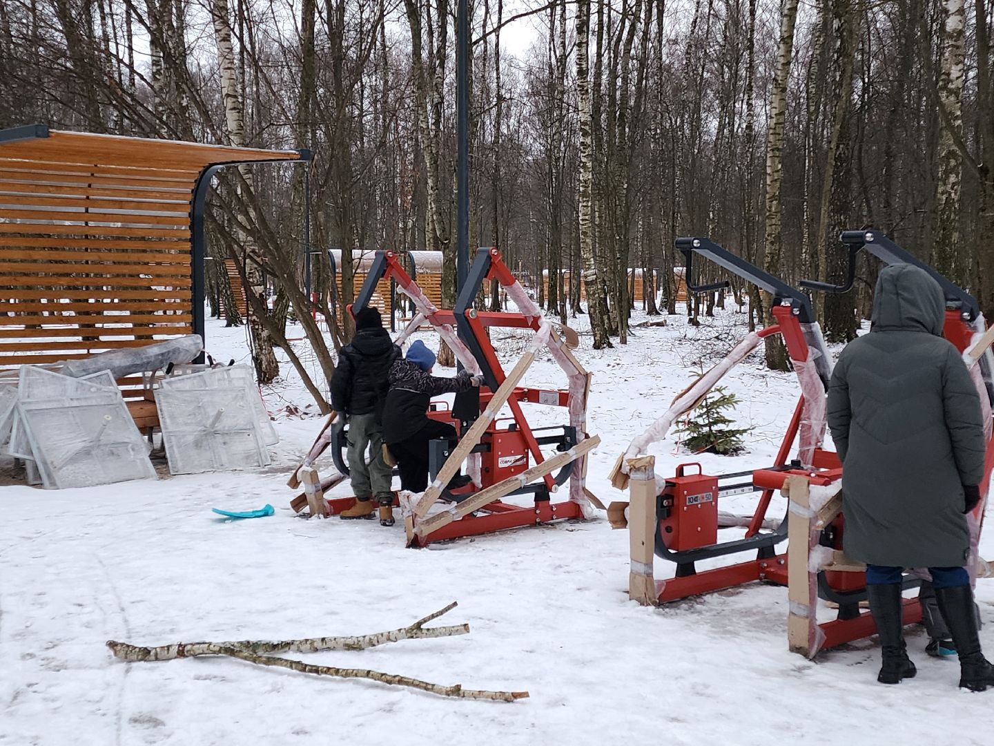 Чехов, микрорайон Губернский, лесопарк, зона отдыха, благоустройство, тренажёры, вертикалки,