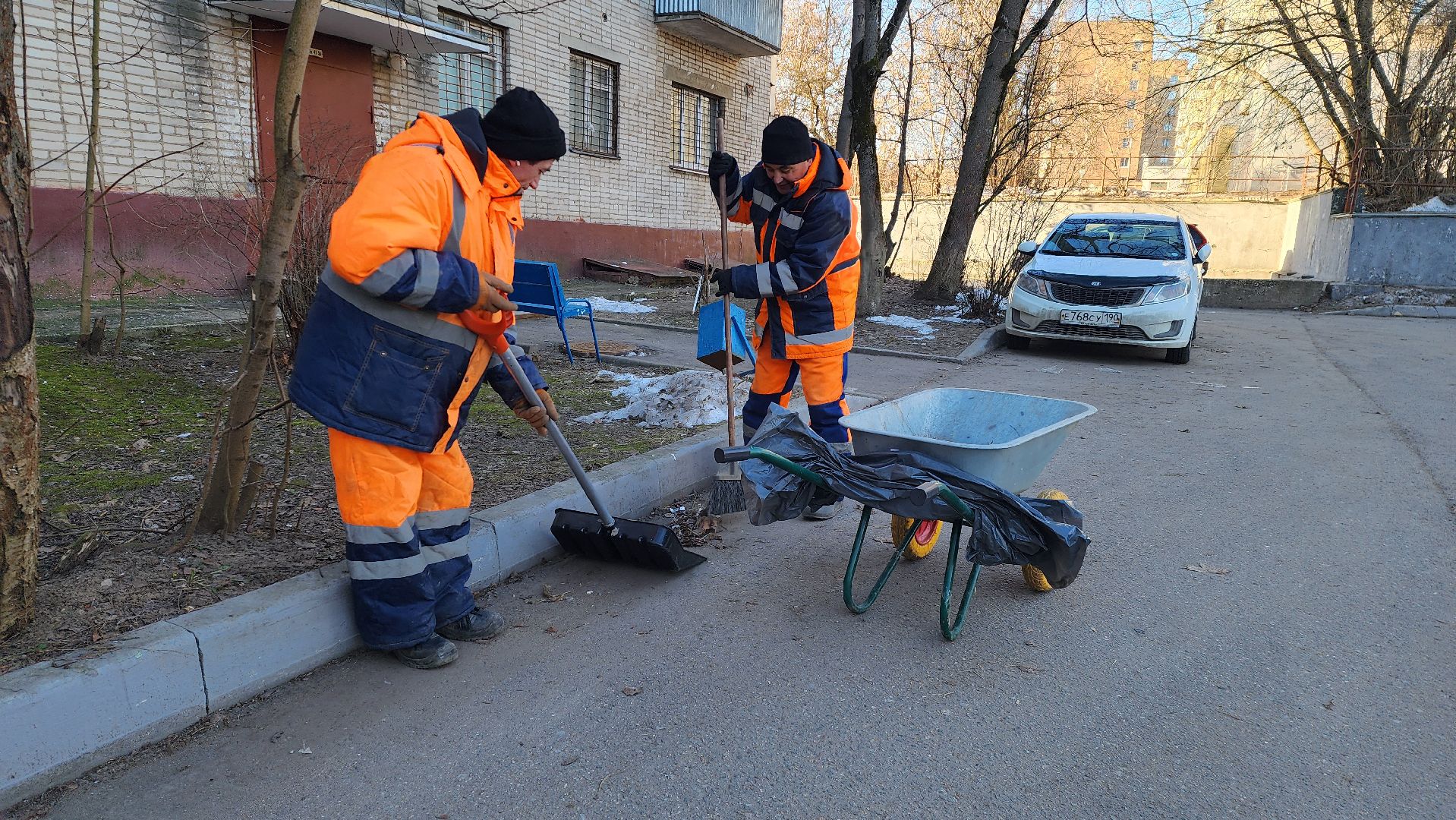 уборка дворов, благоустройство, истра, вертикалки,