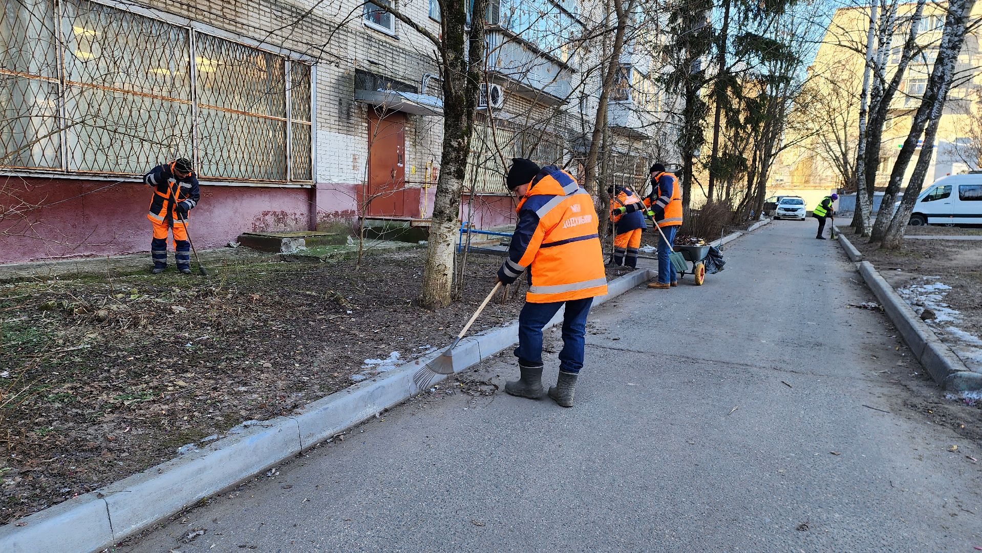 уборка дворов, благоустройство, истра, вертикалки,