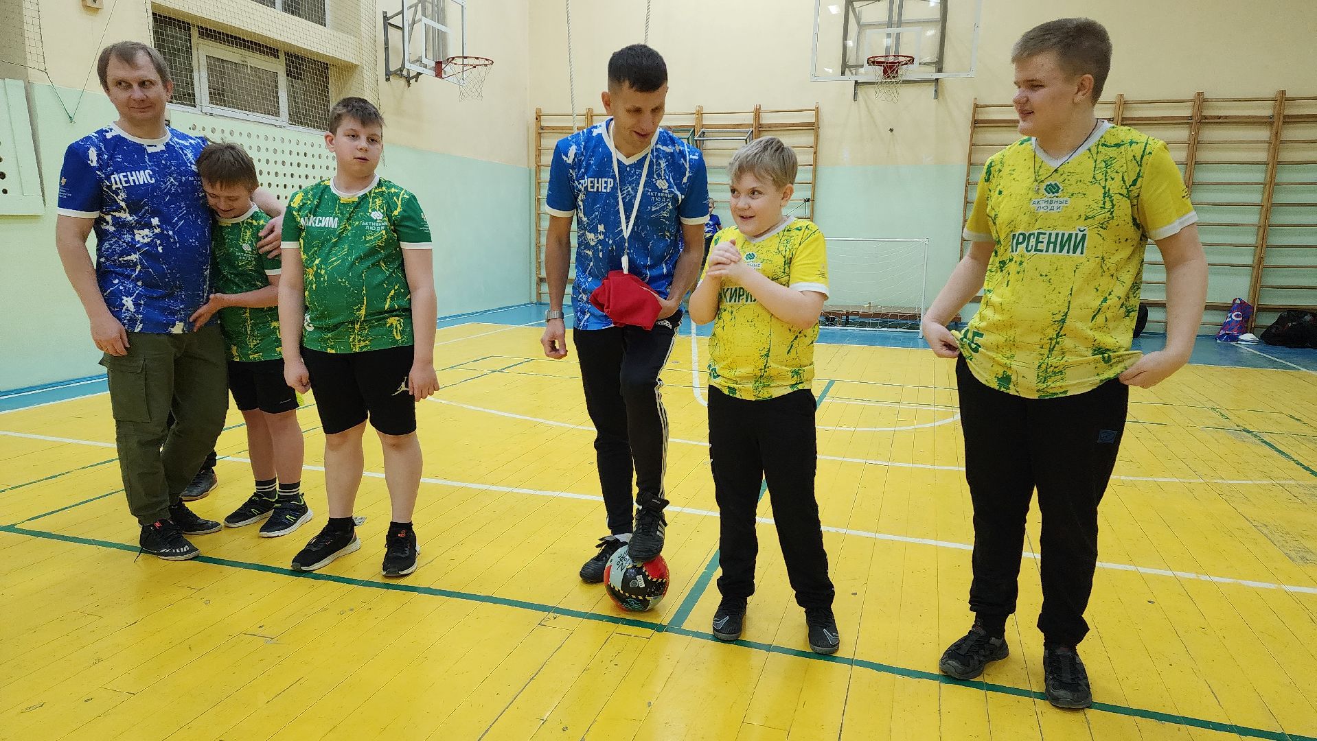 дети с особенностями развития, мини-футбол, Тренировки для детей, вертикалки,