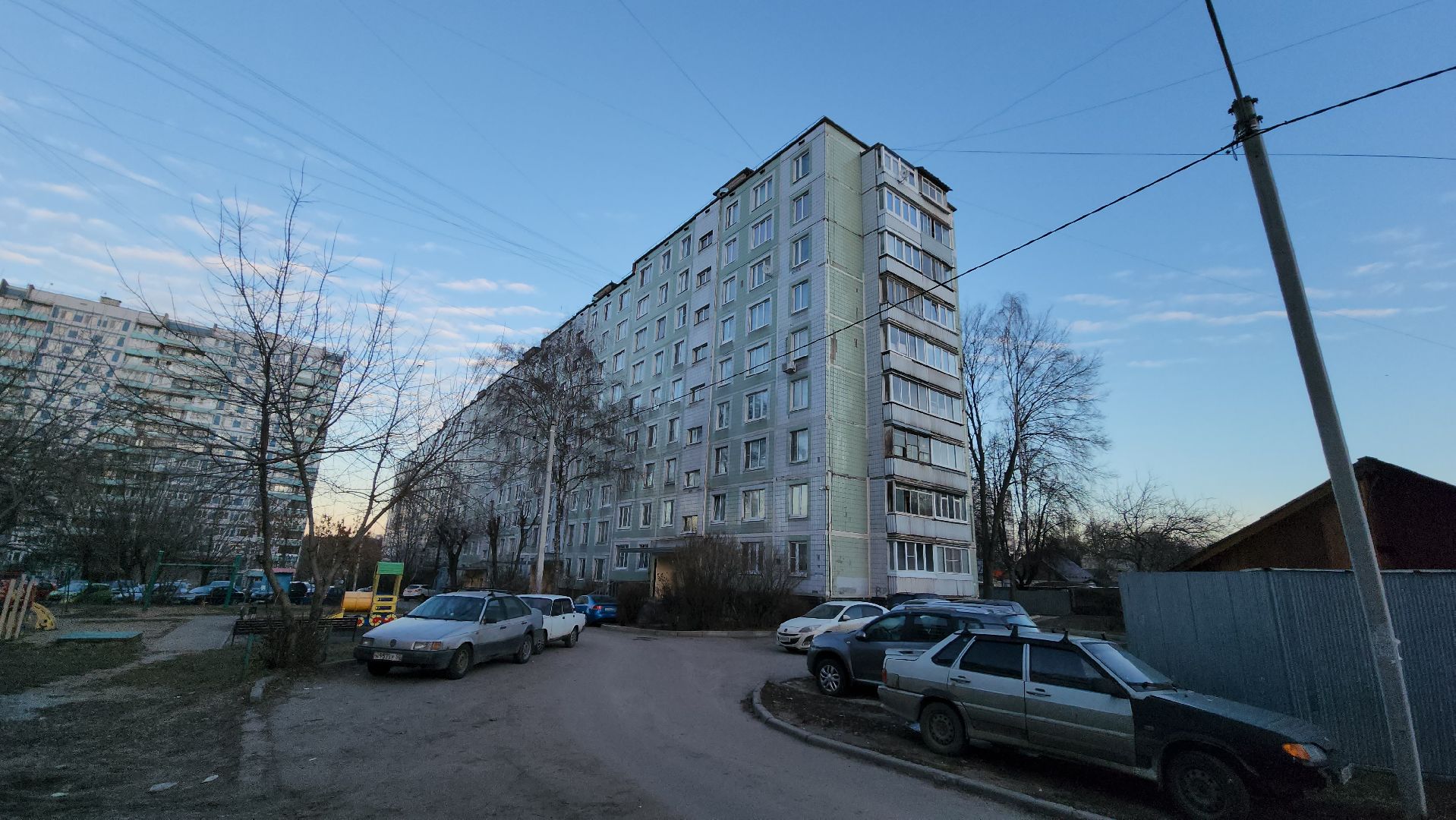 серпухов, проезд мишина, парковки во дворе, выездная администрация, транспорт,