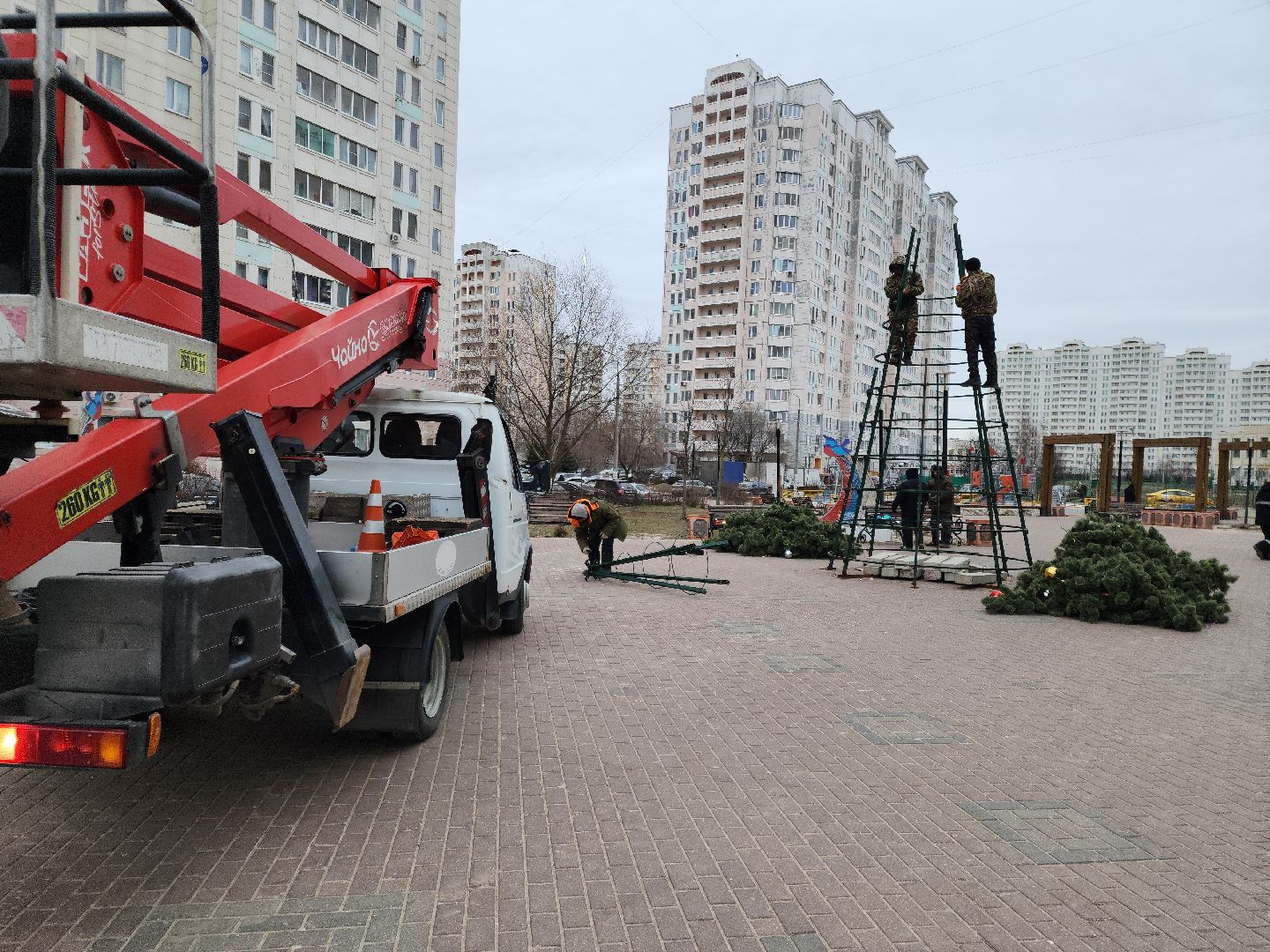 Подольск, Новогодняя елка, благоустройство, вертикалки,