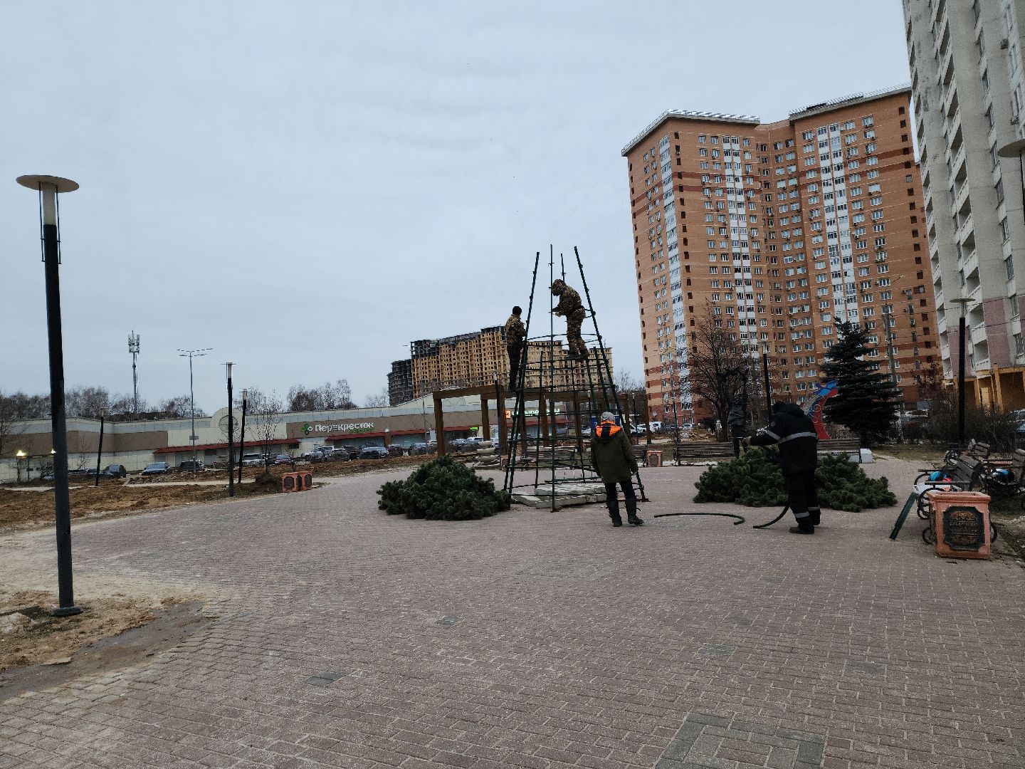 Подольск, Новогодняя елка, благоустройство, вертикалки,