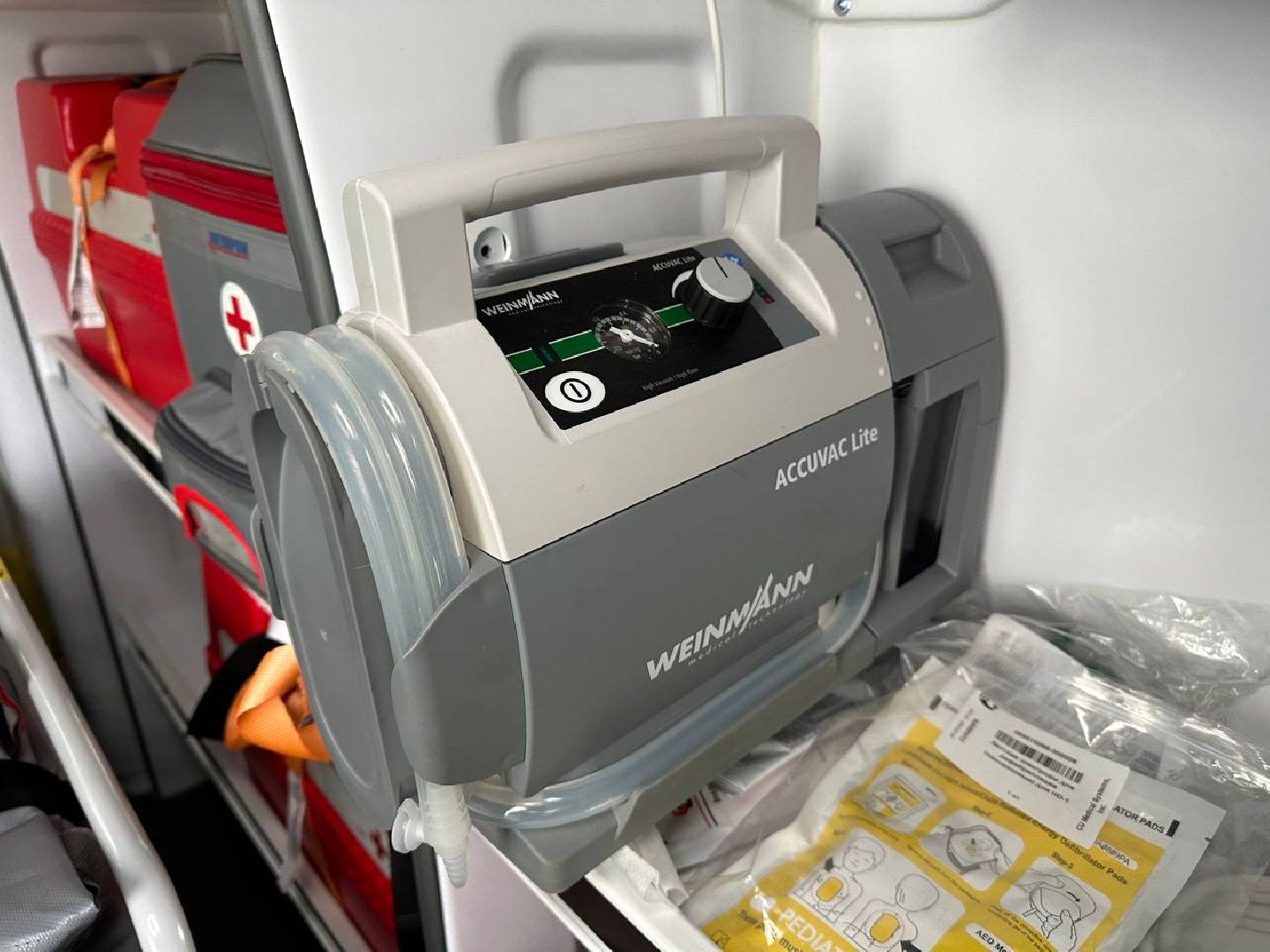 медицина, машина скорой помощи, домодедовская подстанция скорой, новое оборудование,