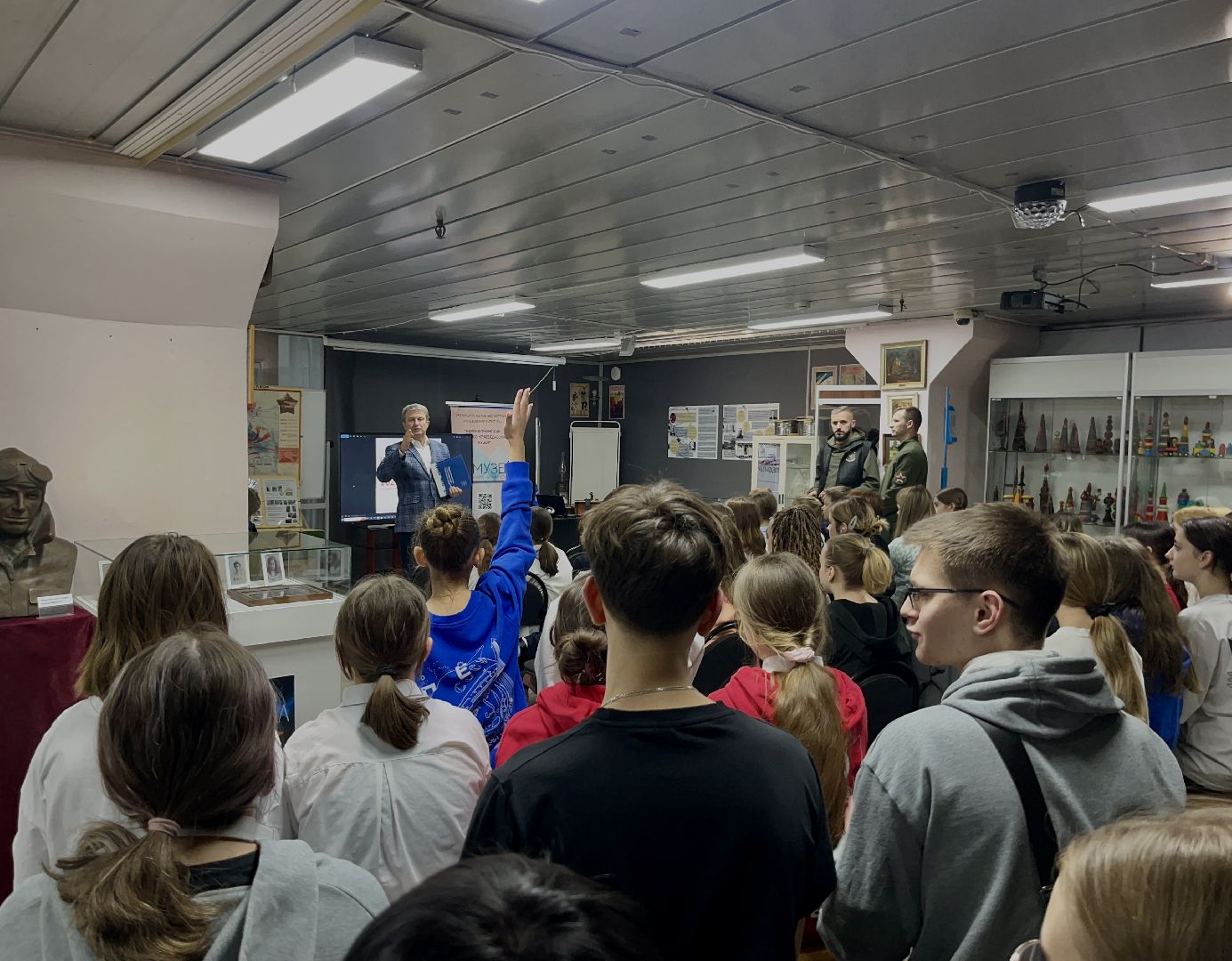 наро-фоминск, наро-фоминский городской округ, урок мужества, день освобождения Московской области,они сражались за Родину, музей в наро-фоминске, олег рожнов,поисковые отряды, вертикалки