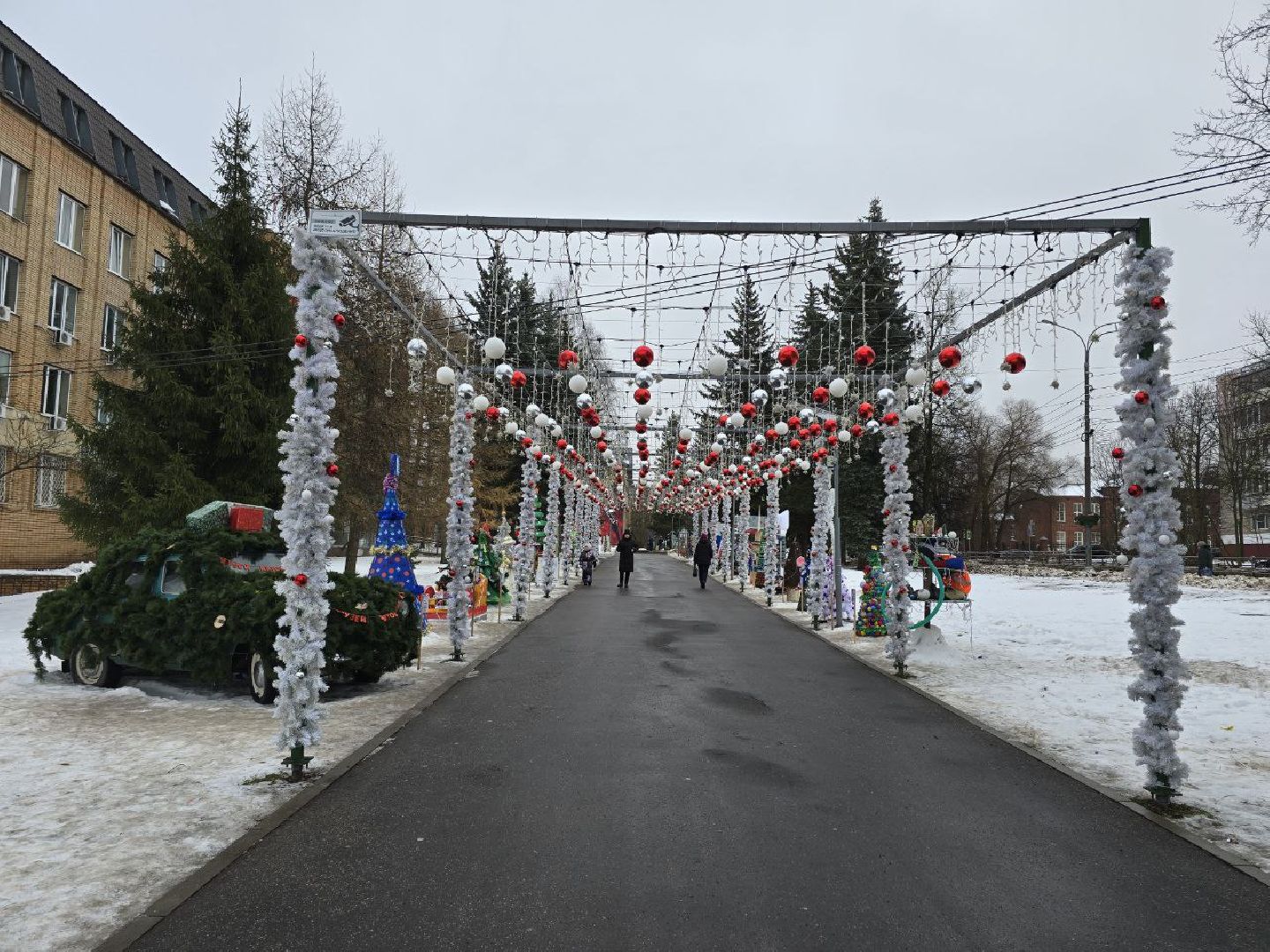 можайск, можайский муниципальный округ, подмосковье, фестиваль креативных елок, голосование, новый год,