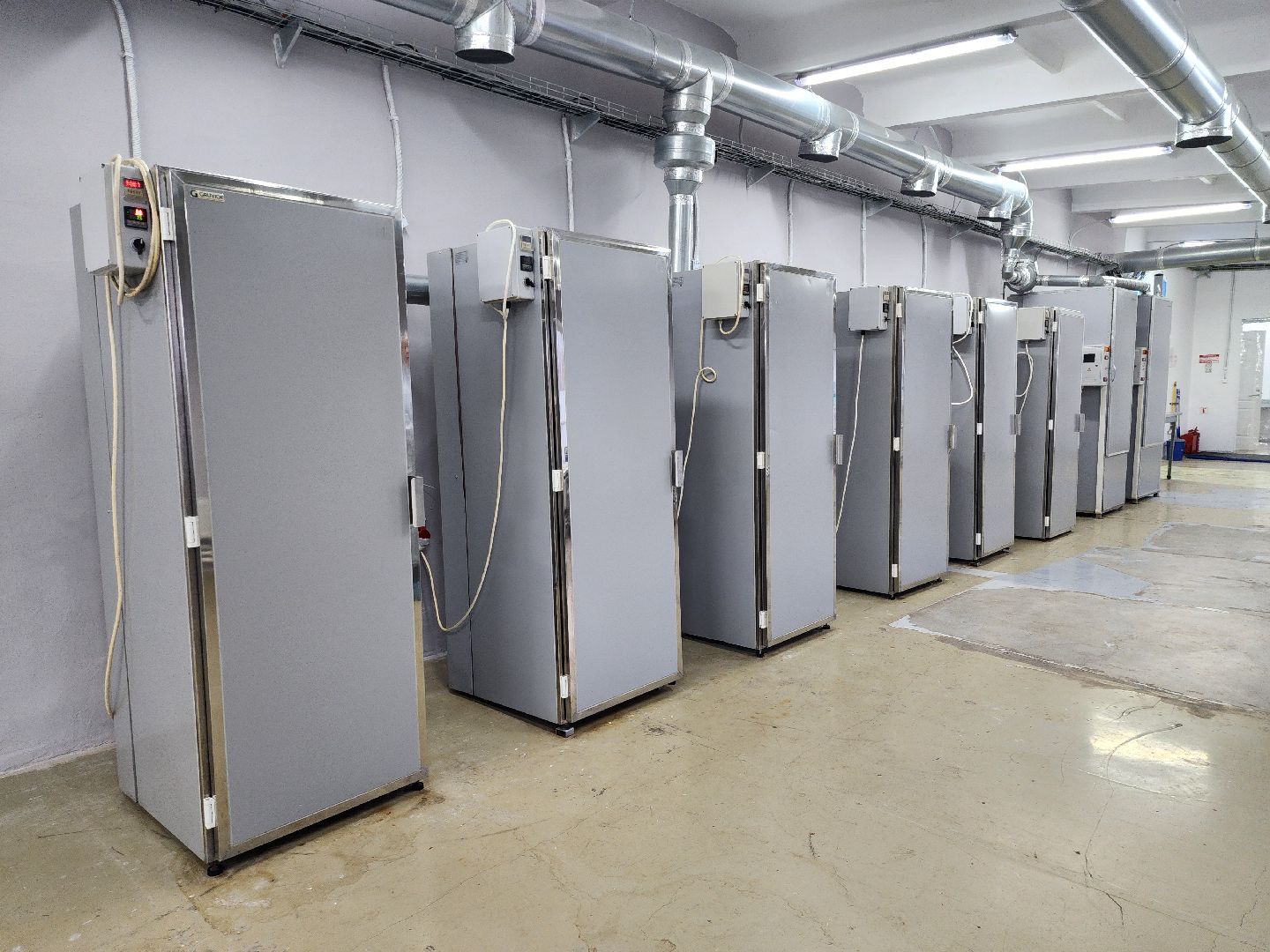 Снеки, Луховицы, Экономика, Производство снеков, Белоомут, вертикалки