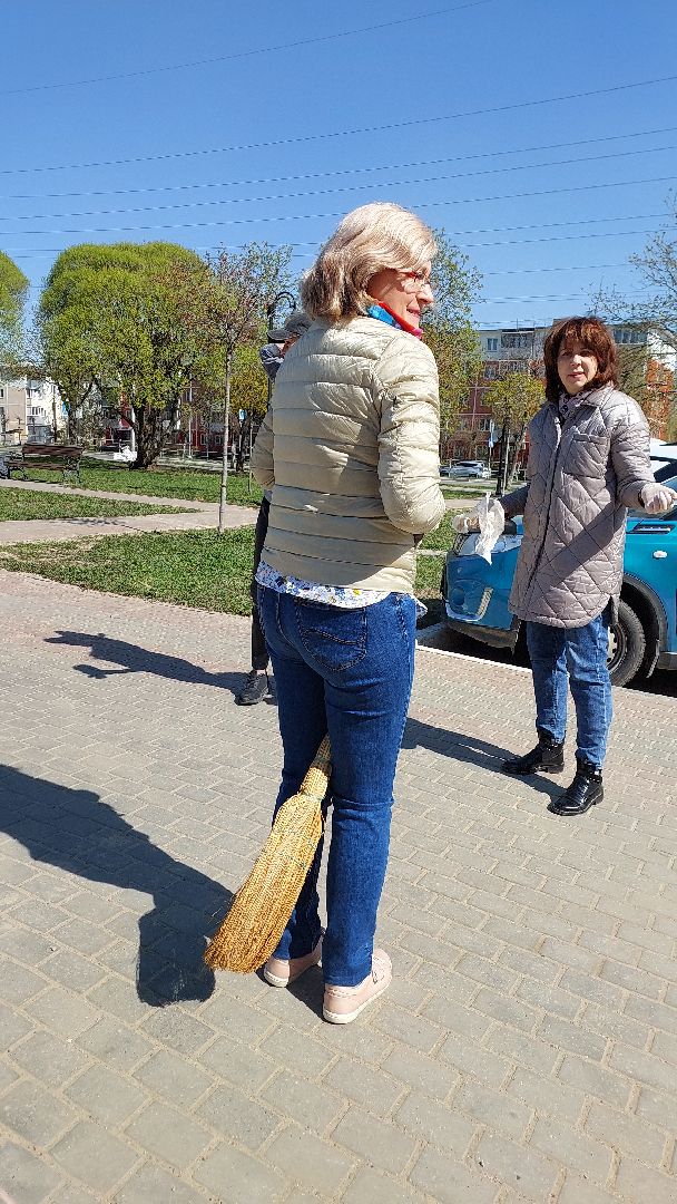 субботник, серпухов, благоустройство, социальная служба, уборка улиц, общеобщеобластной субботник, подмосковье,