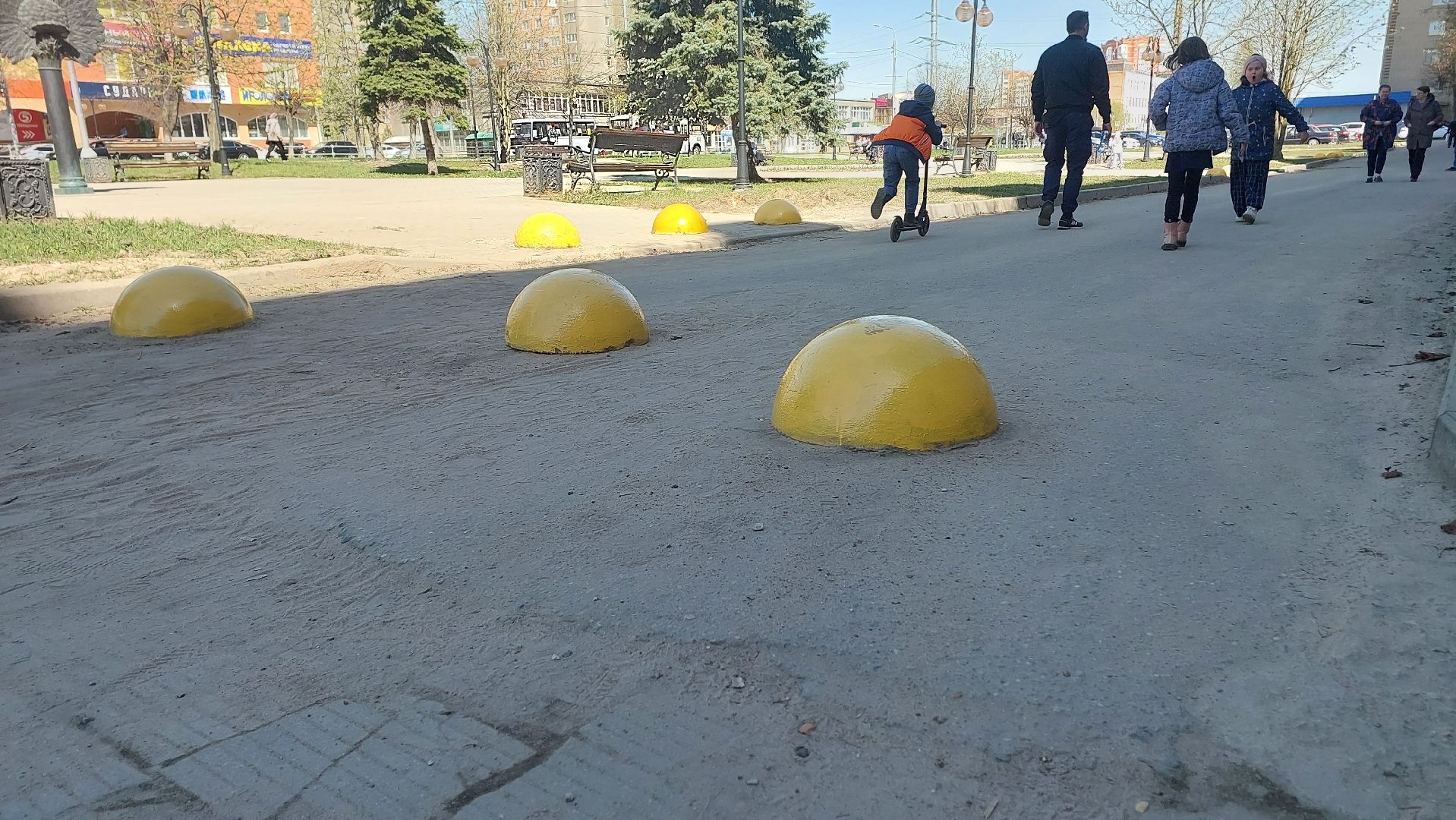 субботник, серпухов, благоустройство, социальная служба, уборка улиц, общеобщеобластной субботник, подмосковье,