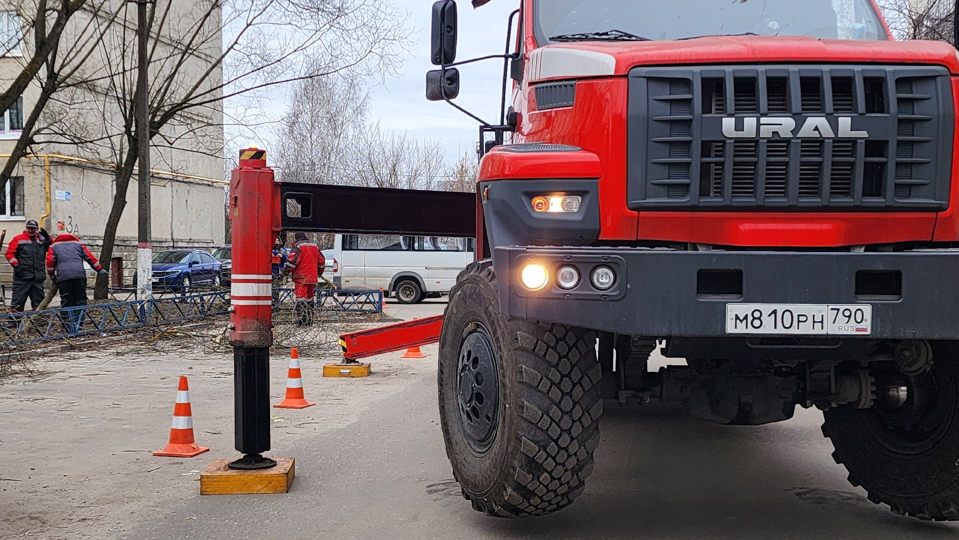 Бронницы, мбу благоустройство, спиливание веток, вертикалки,