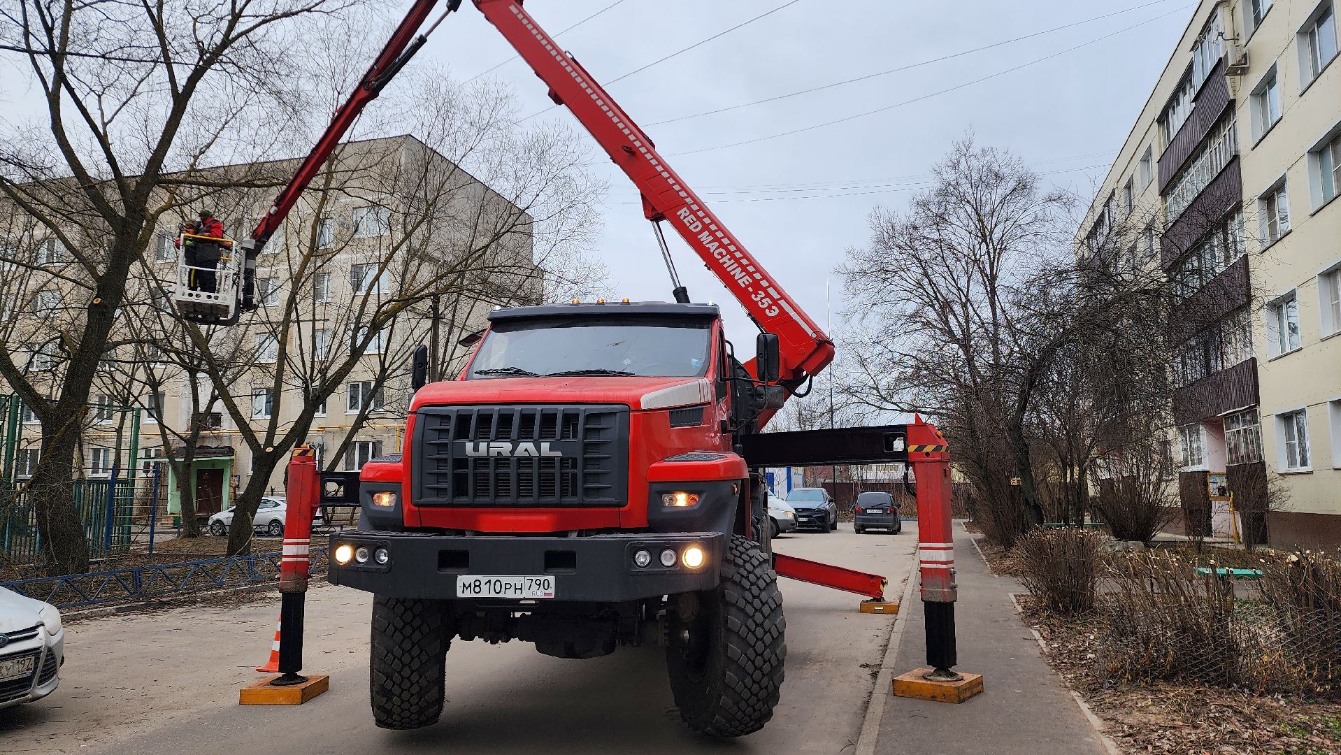 Бронницы, мбу благоустройство, спиливание веток, вертикалки,