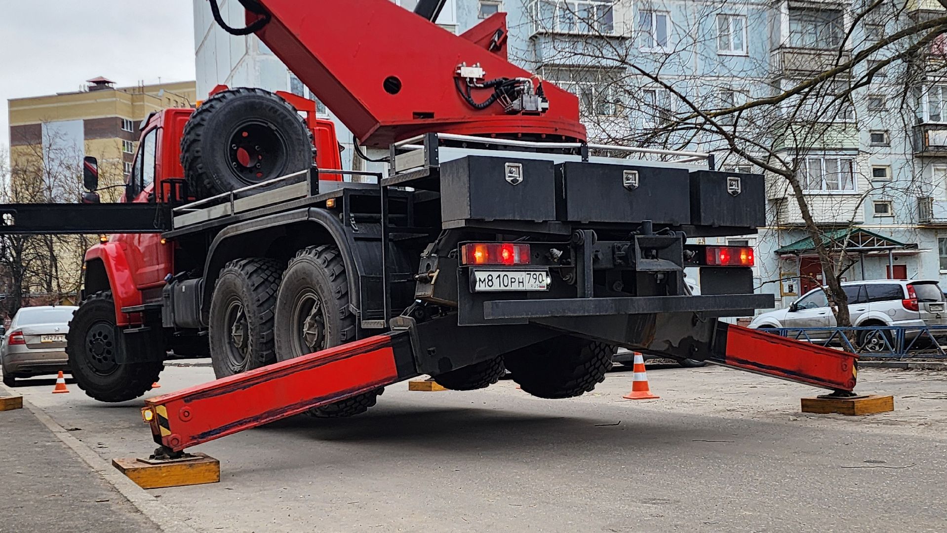 Бронницы, мбу благоустройство, спиливание веток, вертикалки,