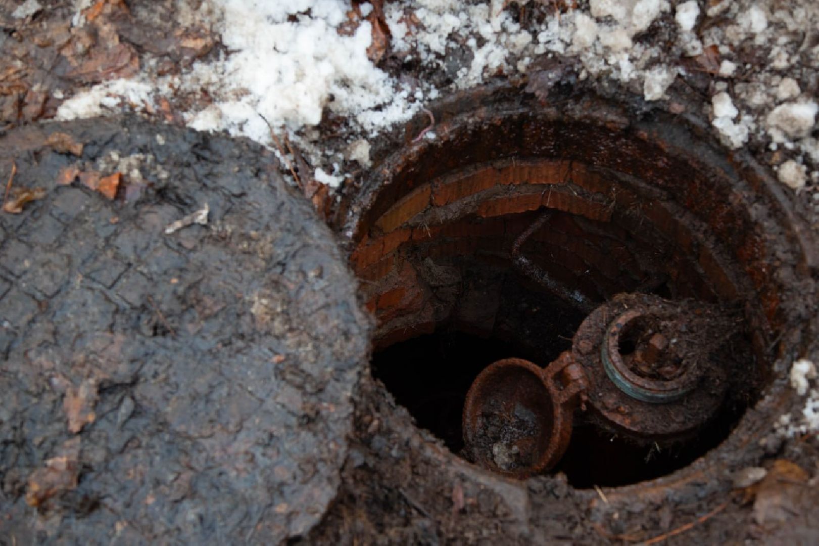 тепловые сети, трубы горячего водоснабжения, холодное водоснабжение, трасса, вертикалки,