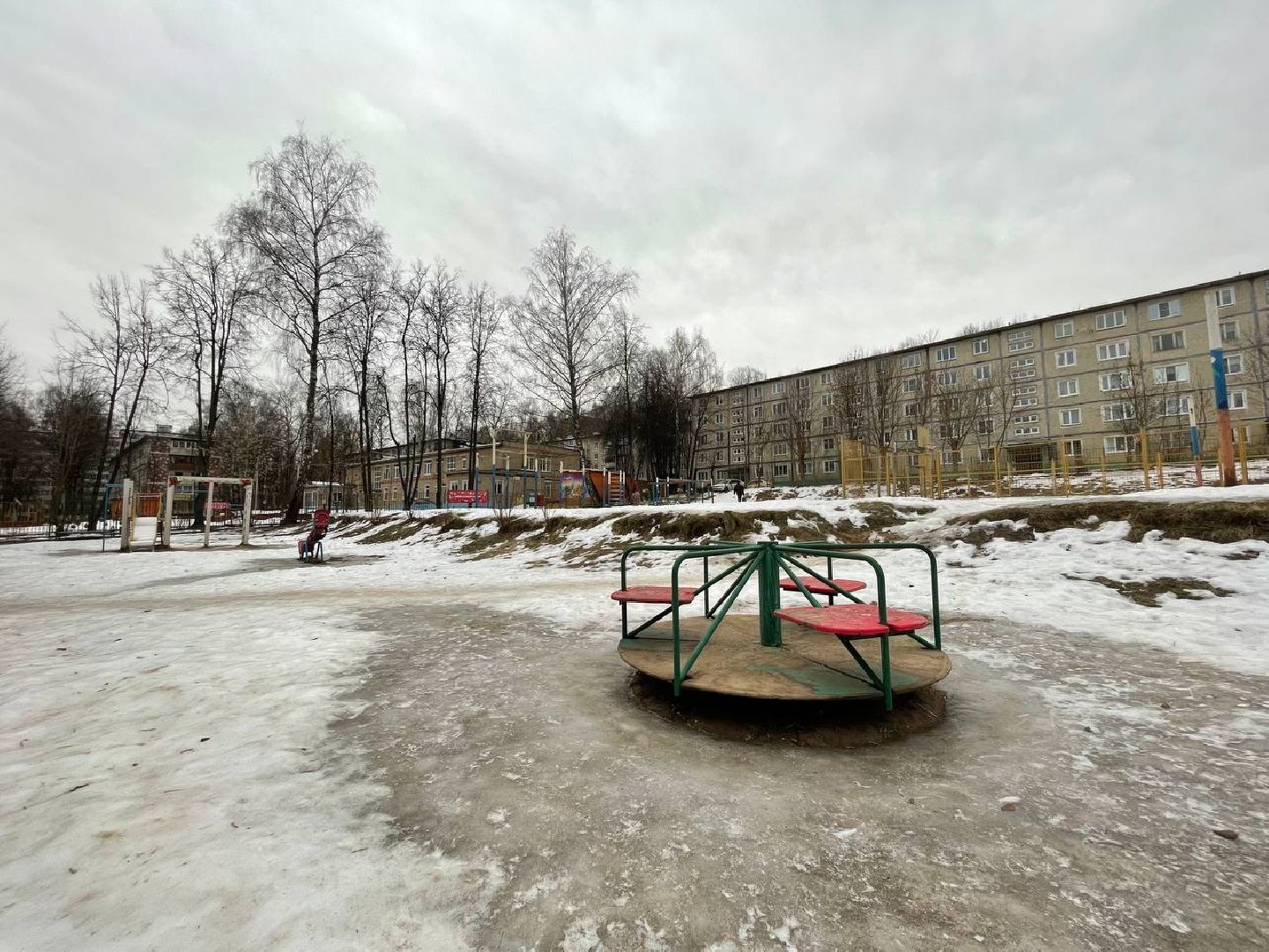 Дмитров, Микрорайон Космонавтов, вертикалки,