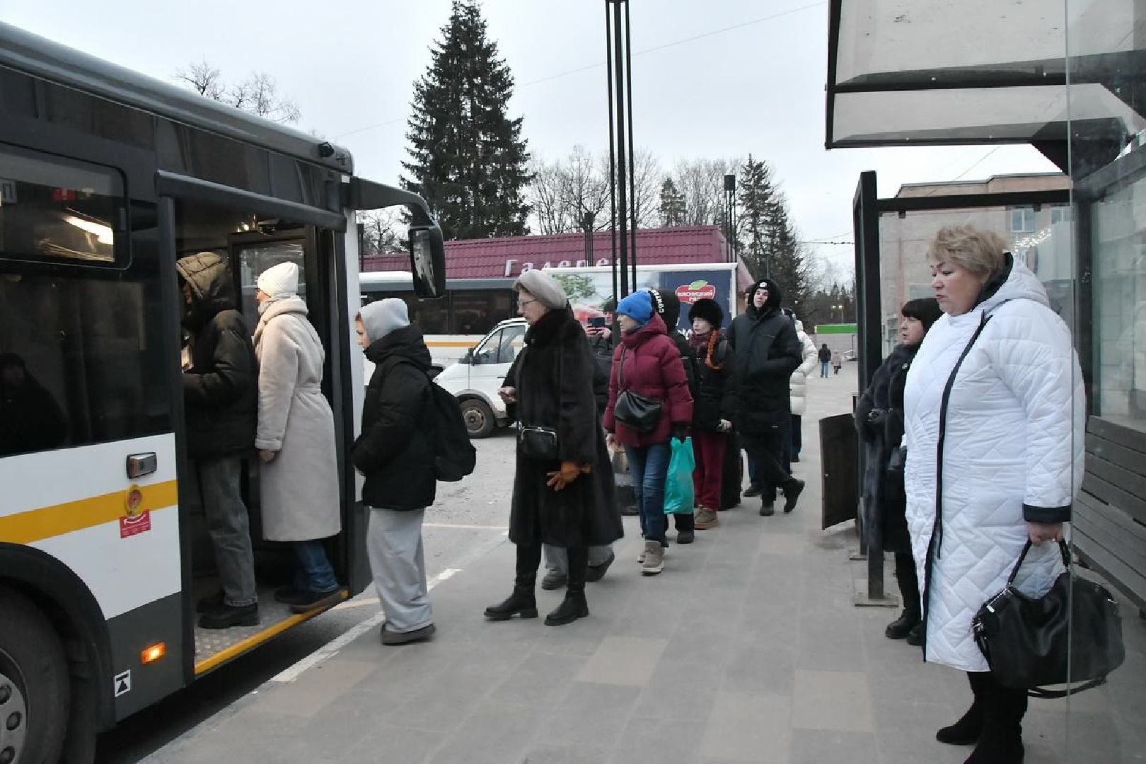 общественный транспорт власиха, 46 маршрут власиха-заозерная, 46 маршрут власиха-почта, мострансавто, пассажирский транспорт,