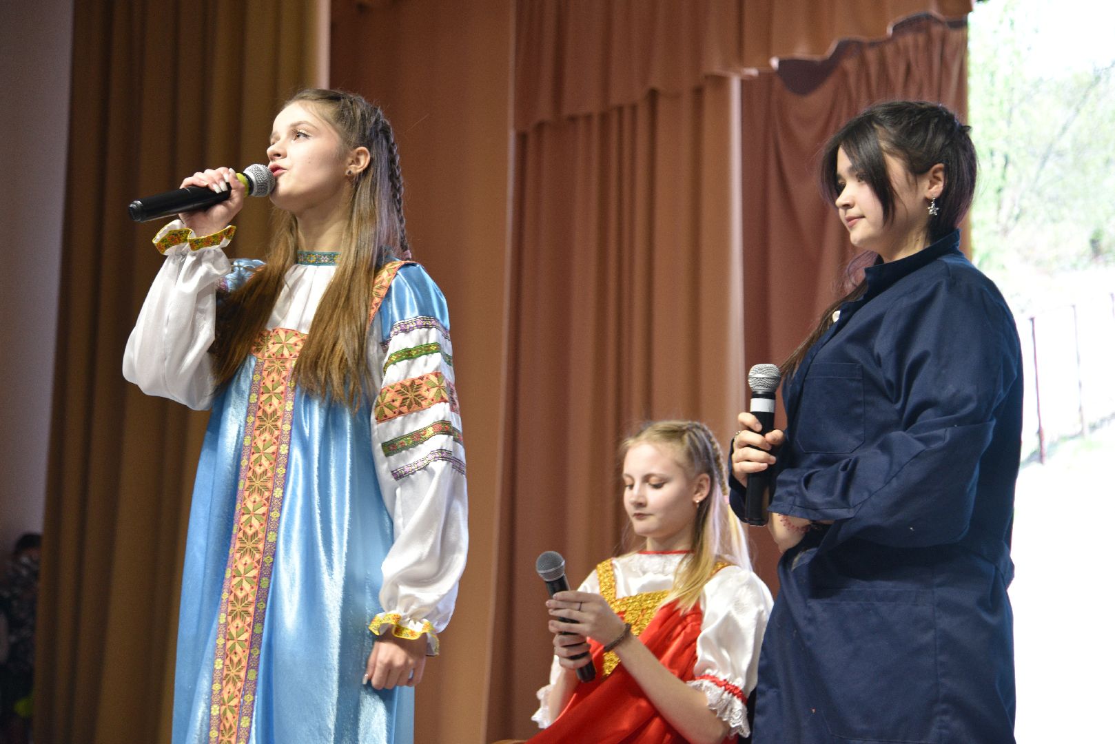 лотошино, лотошинский цдк, квн, школьники, школьный квн,