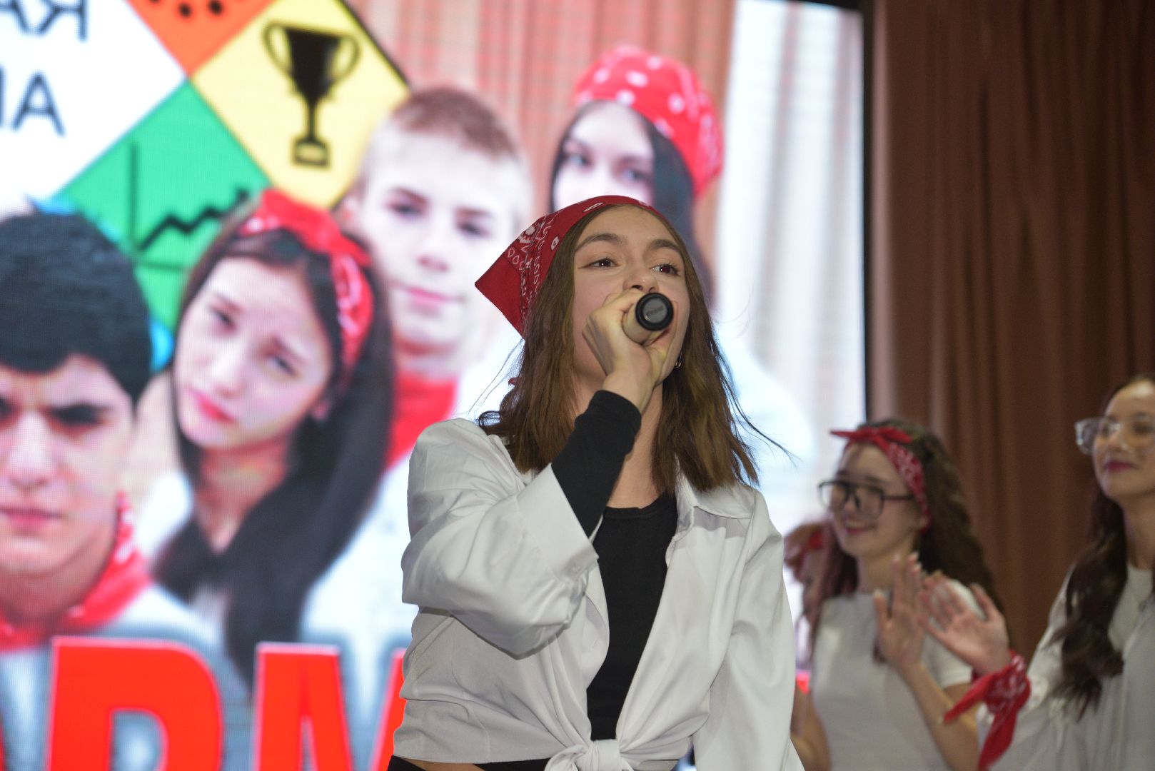 лотошино, лотошинский цдк, квн, школьники, школьный квн,