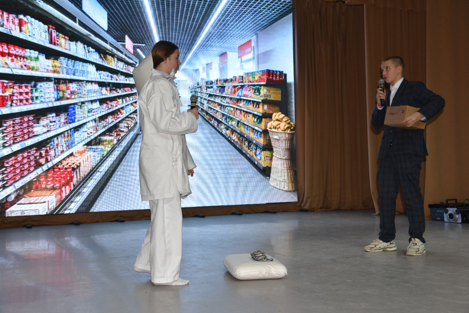 лотошино, лотошинский цдк, квн, школьники, школьный квн,