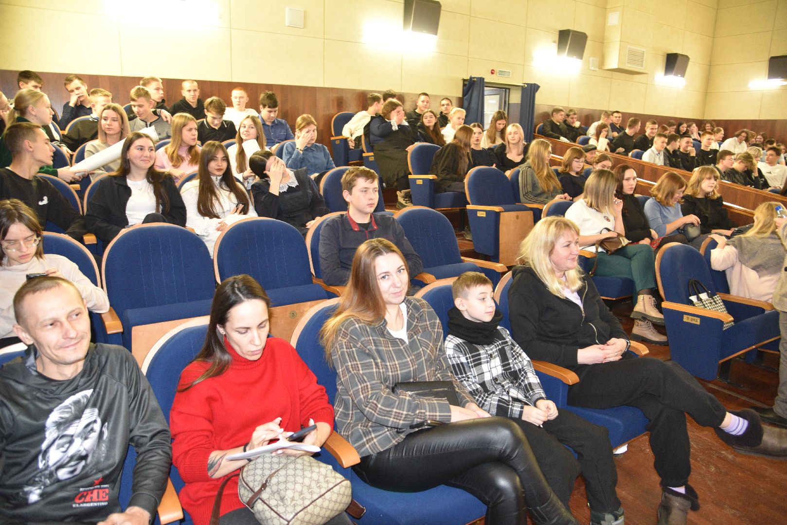 лотошино, лотошинский цдк, квн, школьники, школьный квн,