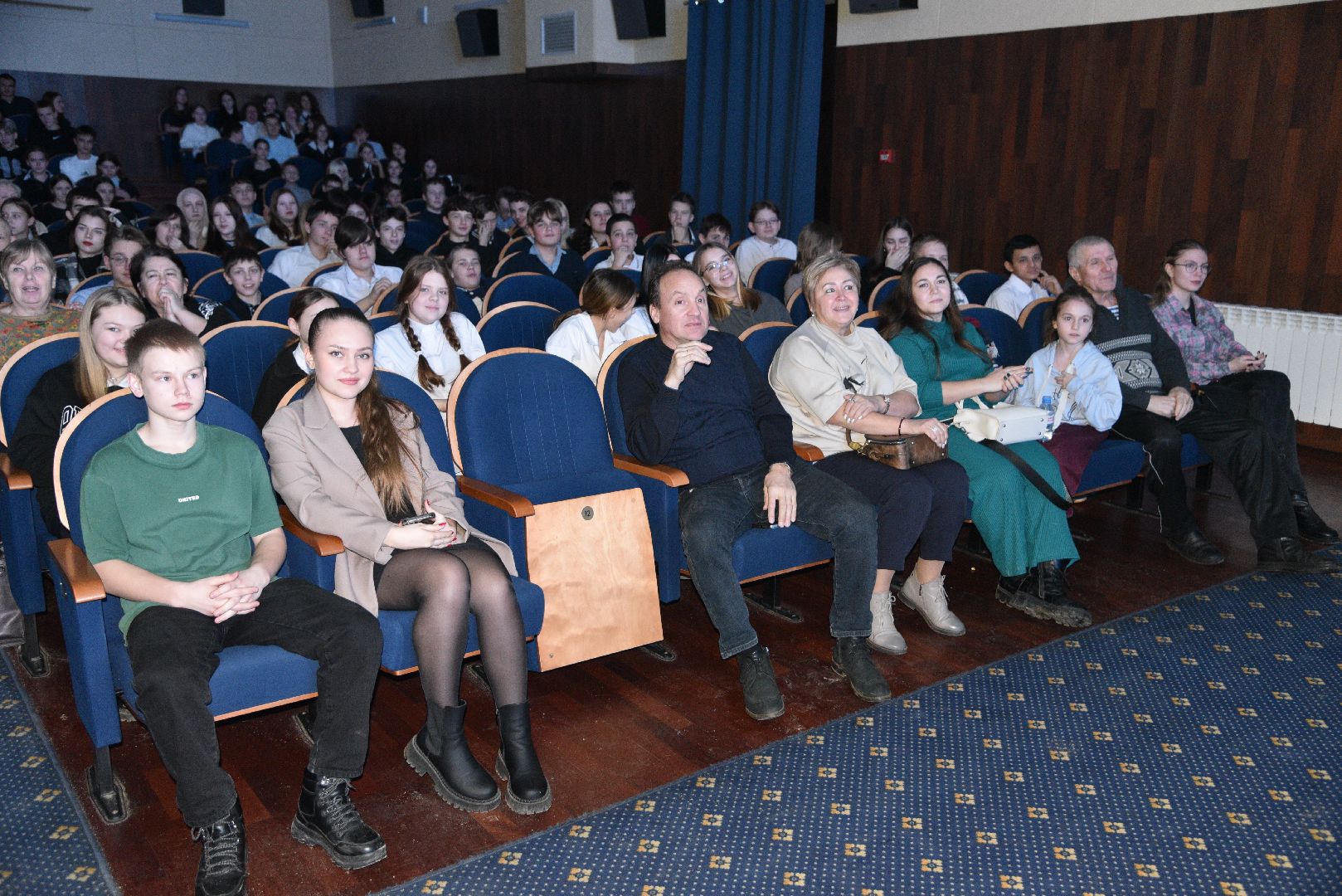 лотошино, лотошинский цдк, квн, школьники, школьный квн,