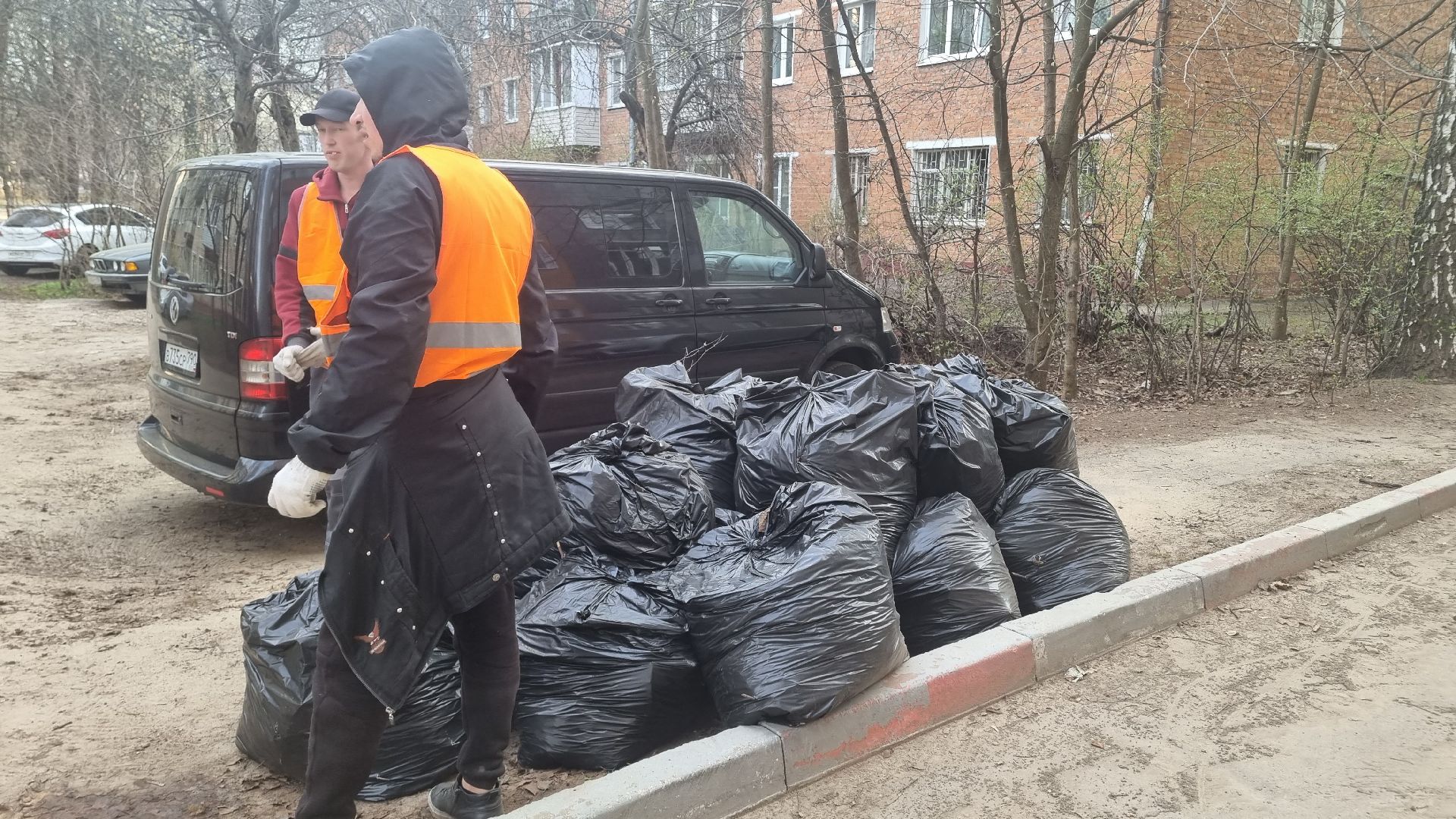 Подмосковье, Ивантеевка, субботник