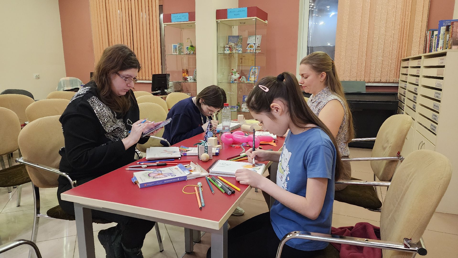 вертикалки, пушкино, центральная библиотека, мастер-класс, скетчинг, рисование, художник,